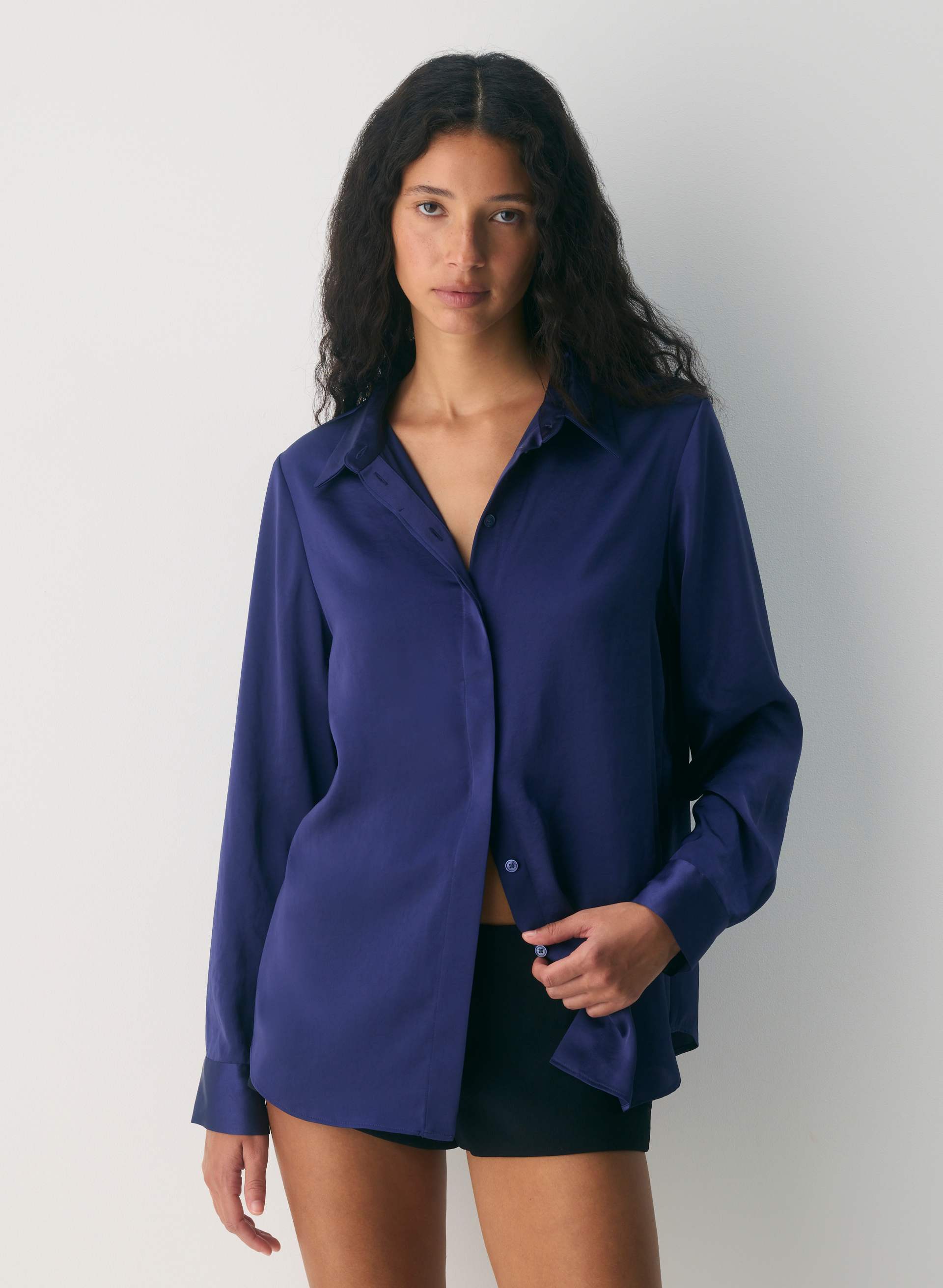 BAKER SATIN SHIRT | Aritzia