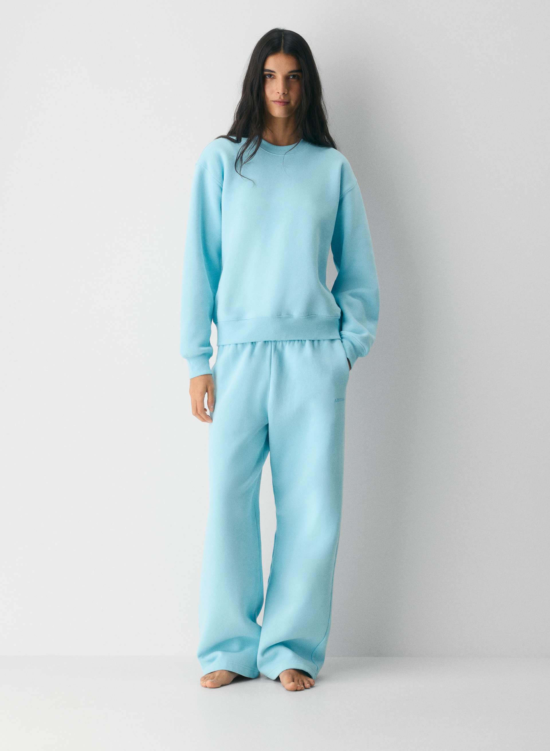 COZY SWEATFLEECE PERFECT CREW SWEATSHIRT - Classic fan-favourite fleece crewneck sweatshirt. 