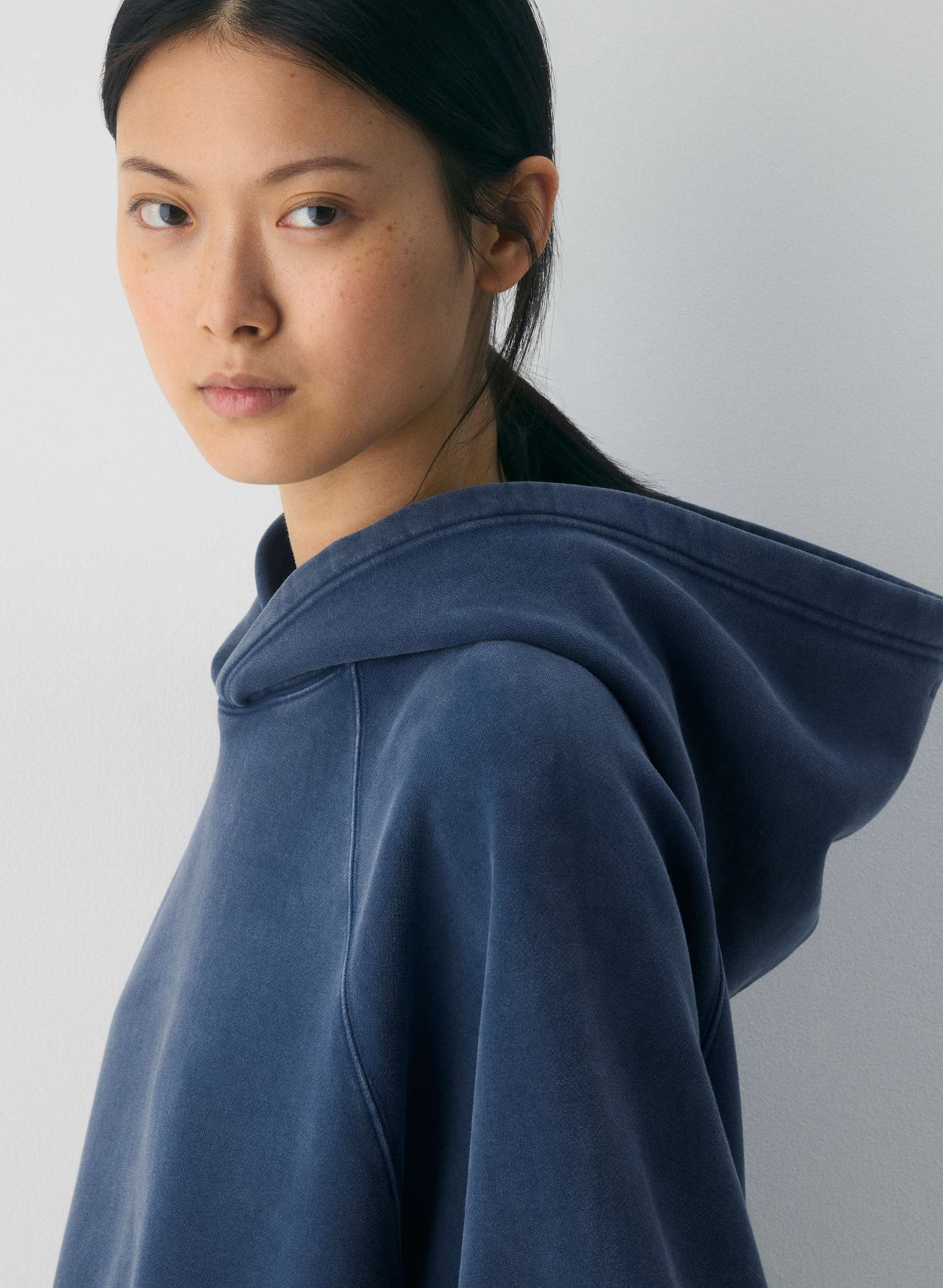 COZY SWEATFLEECE MEGA RAGLAN™ HOODIE | Aritzia