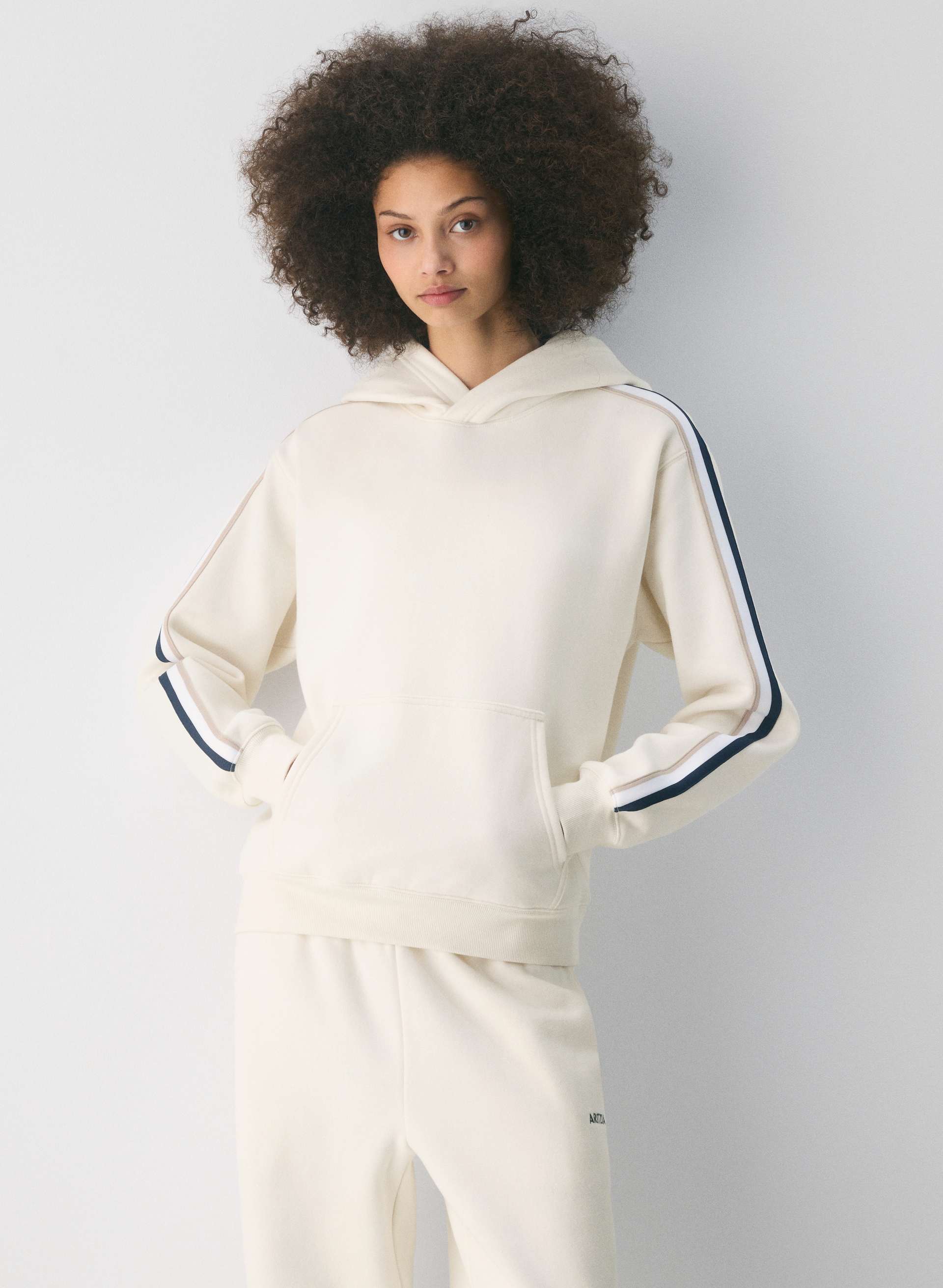COZY SWEATFLEECE PERFECT HOODIE | Aritzia