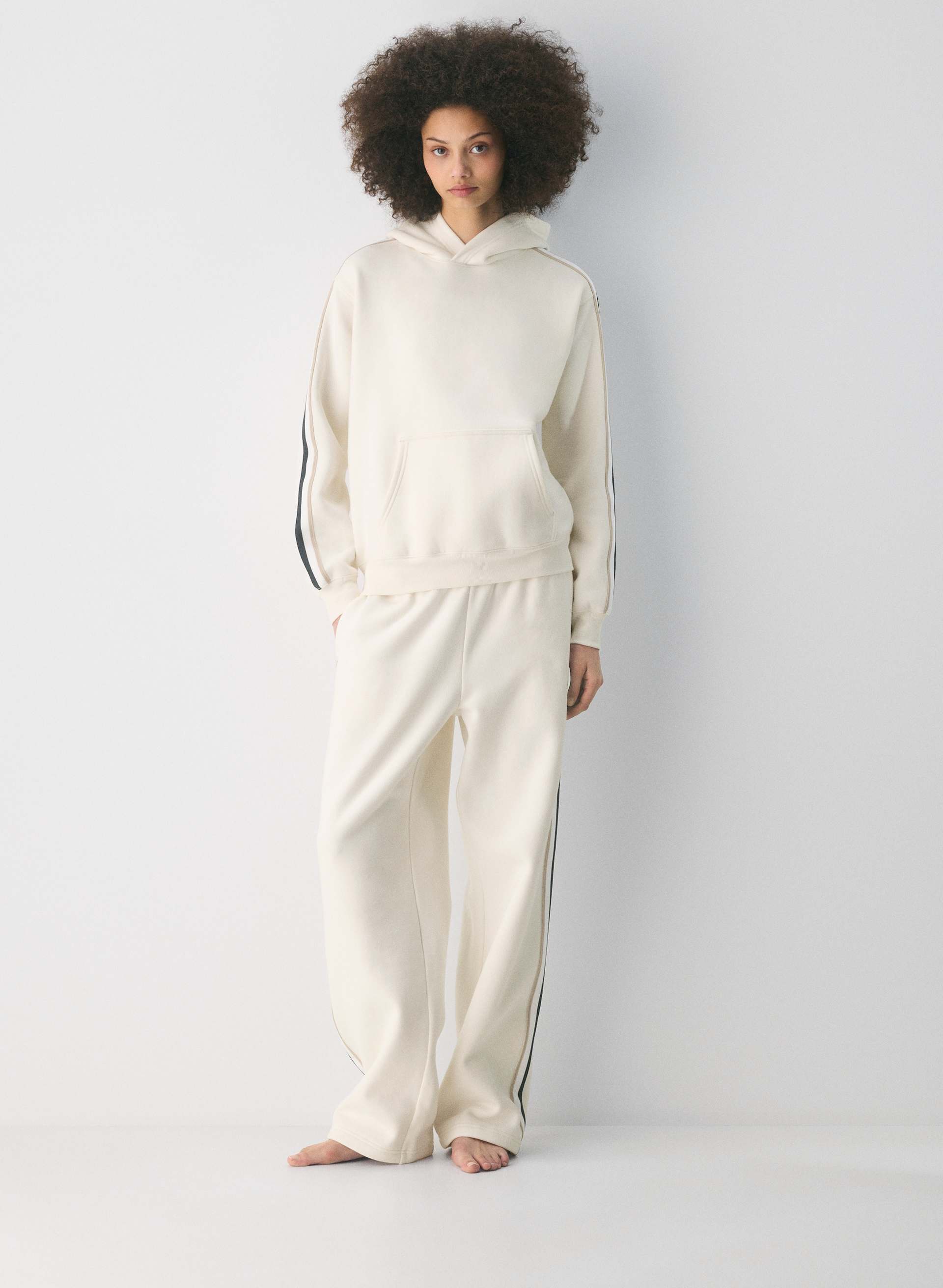 COZY SWEATFLEECE PERFECT HOODIE | Aritzia