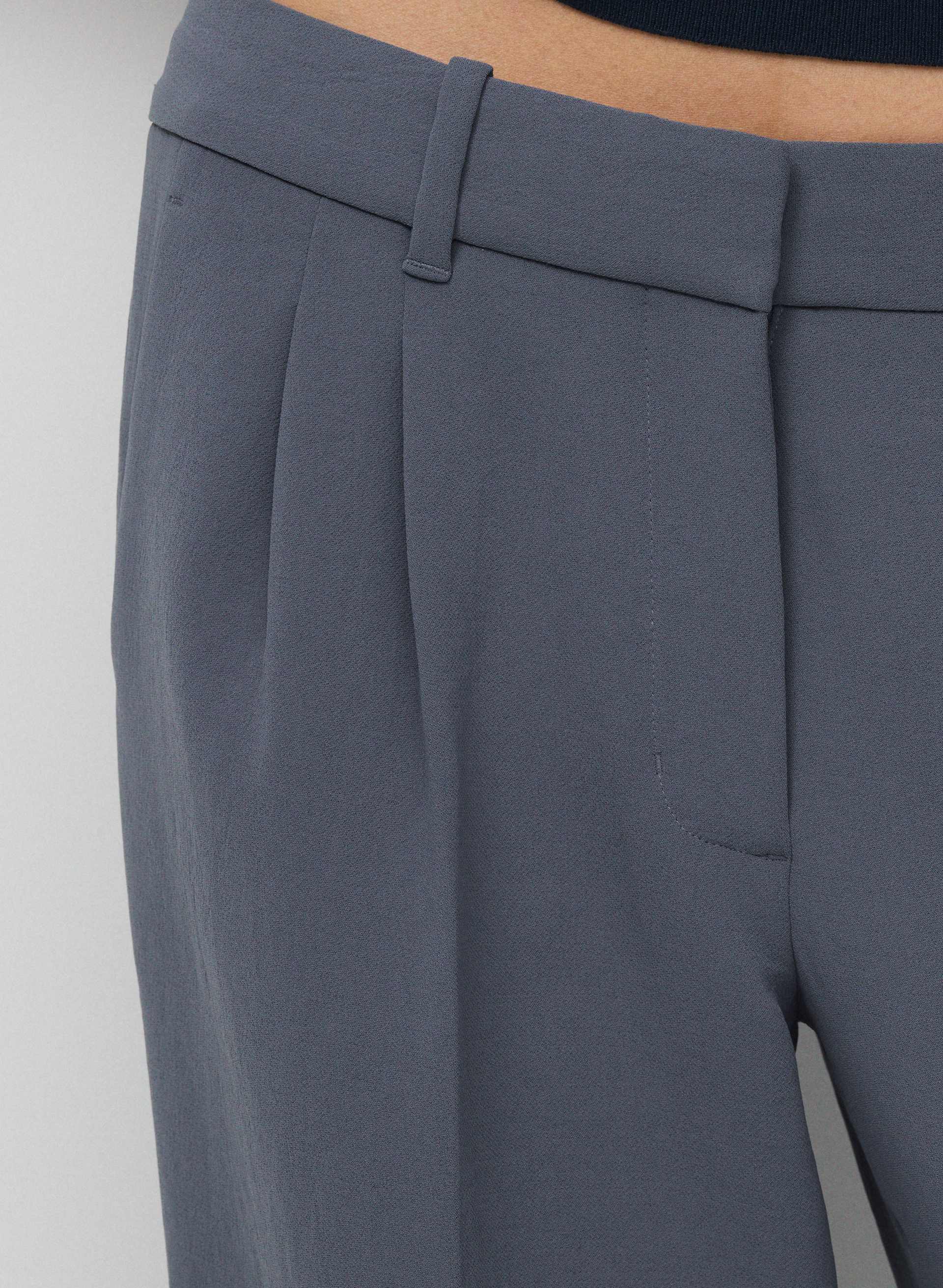 THE EFFORTLESS PANT™ LO-RISE | Aritzia