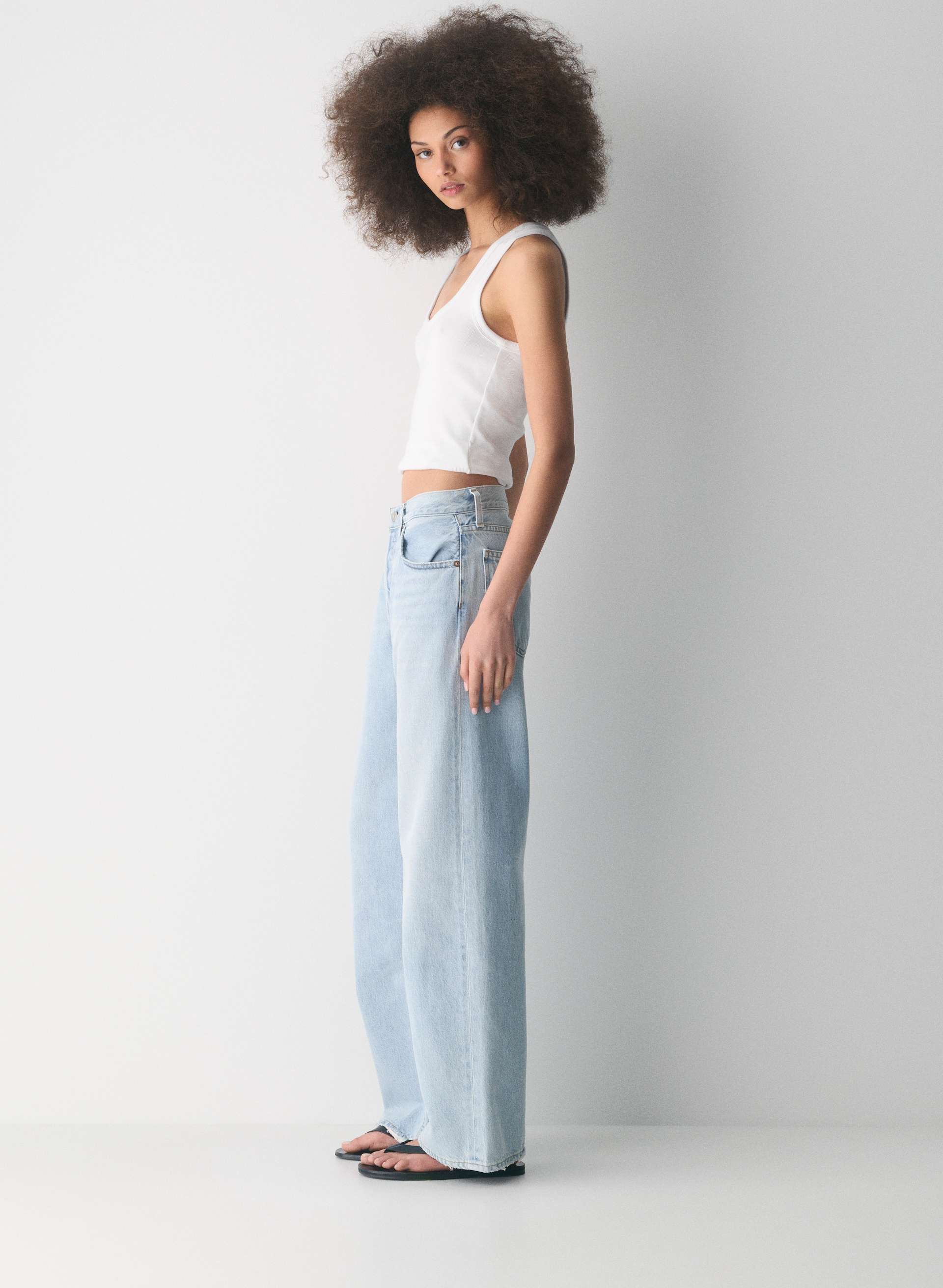 LOW-SLUNG BAGGY JEAN | Aritzia
