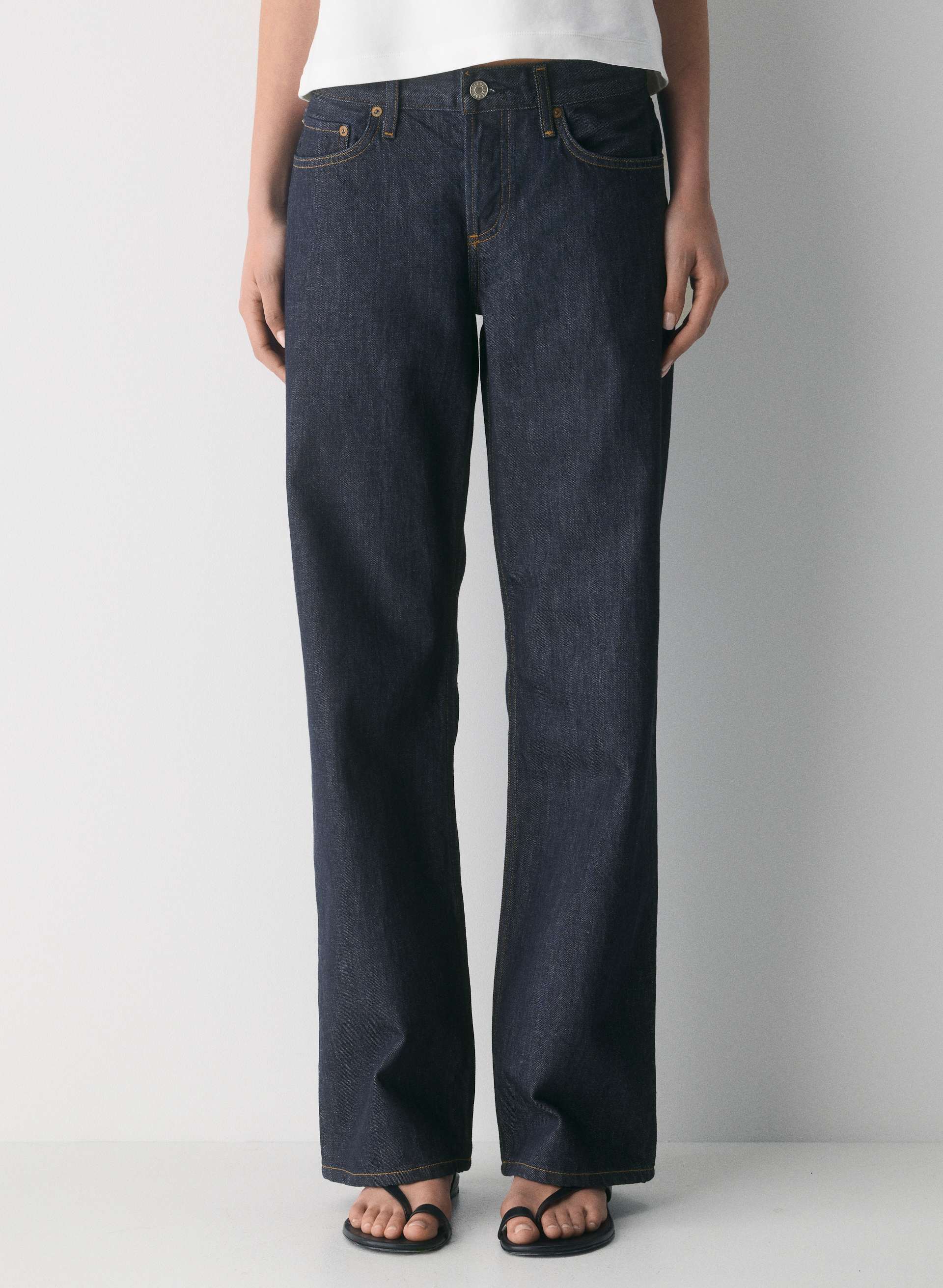 LOW RISE LOOSE JEAN | Aritzia