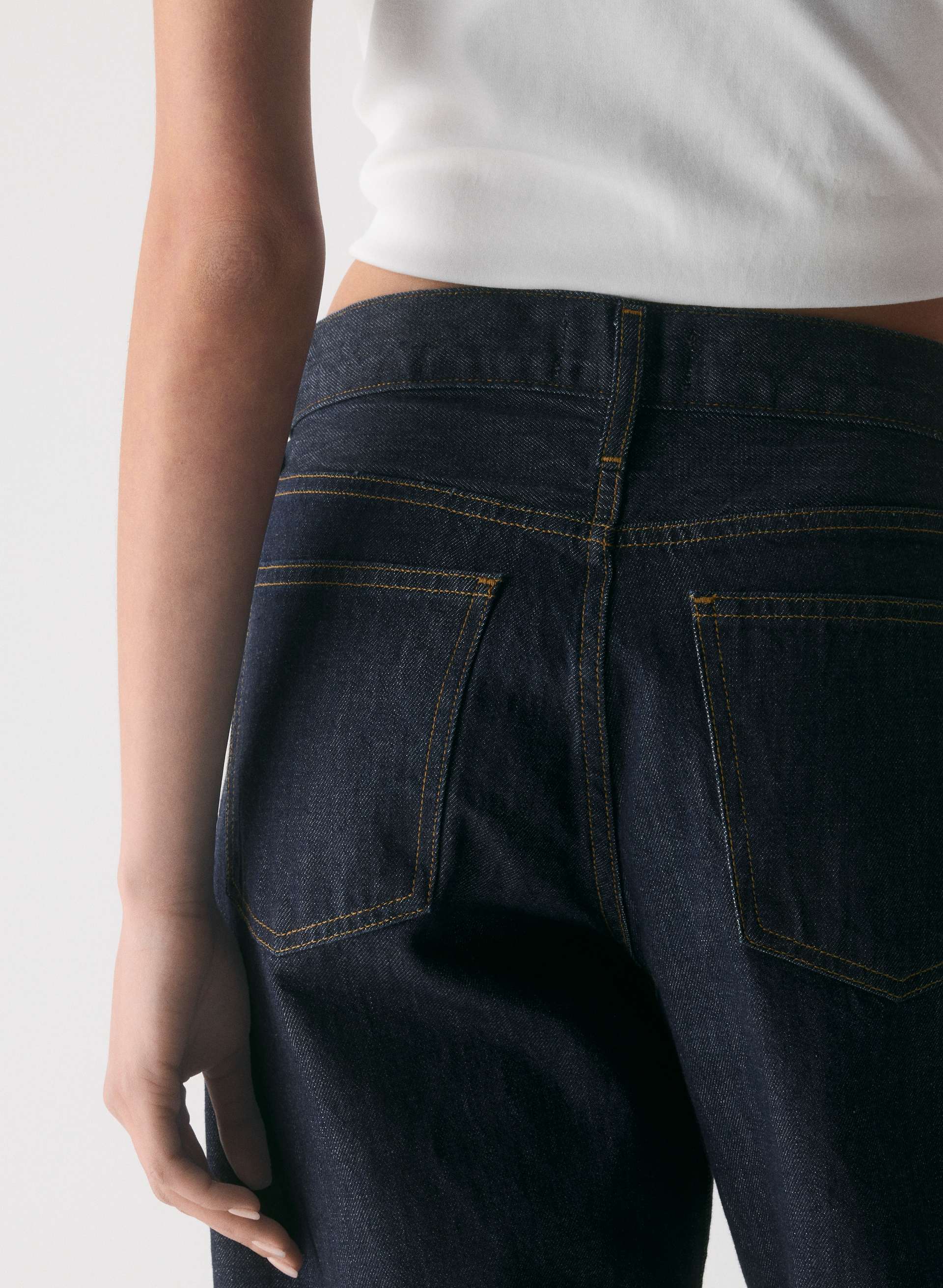 LOW RISE LOOSE JEAN | Aritzia