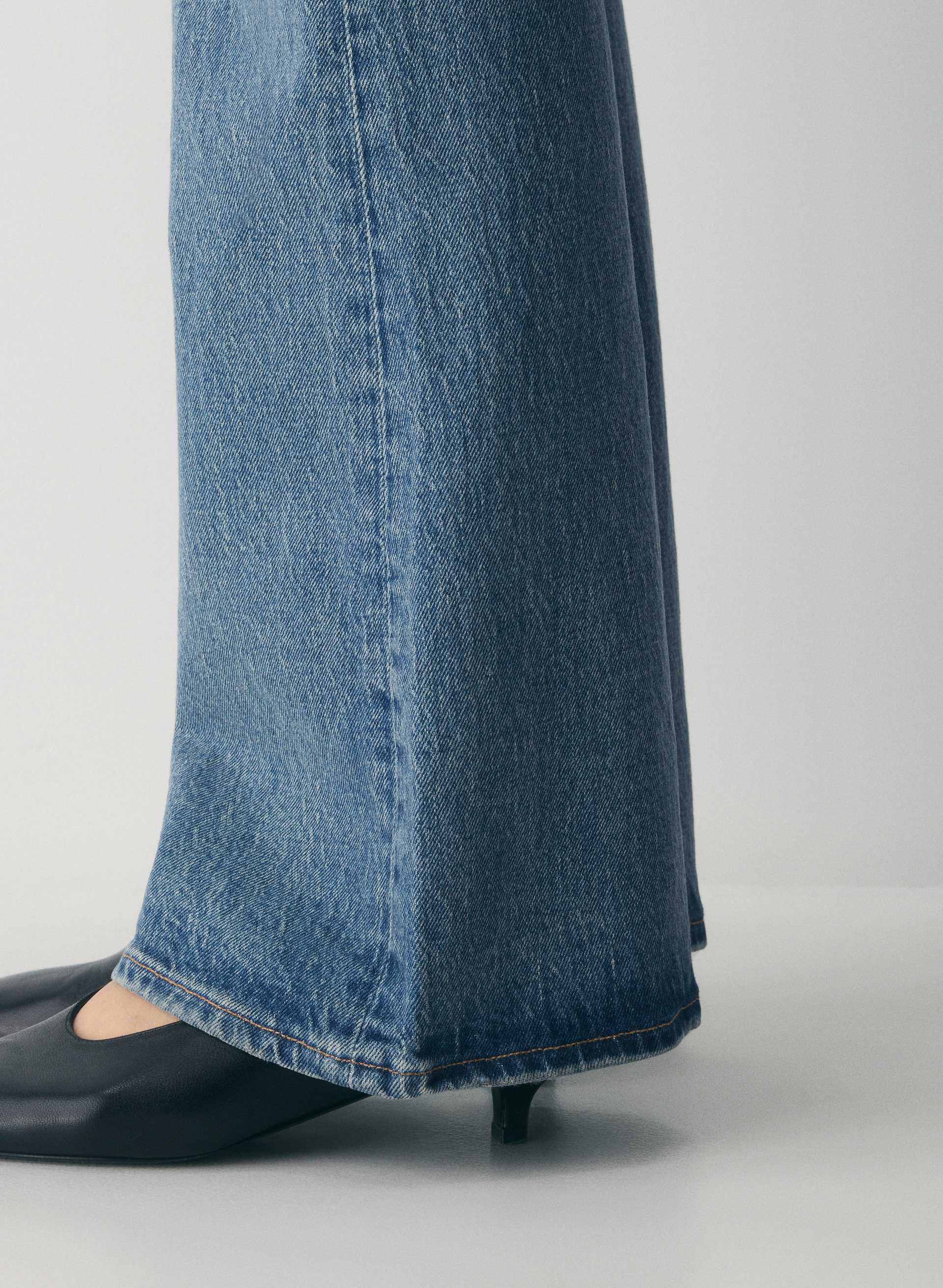 DENISE MID-RISE FLARE JEAN | Aritzia