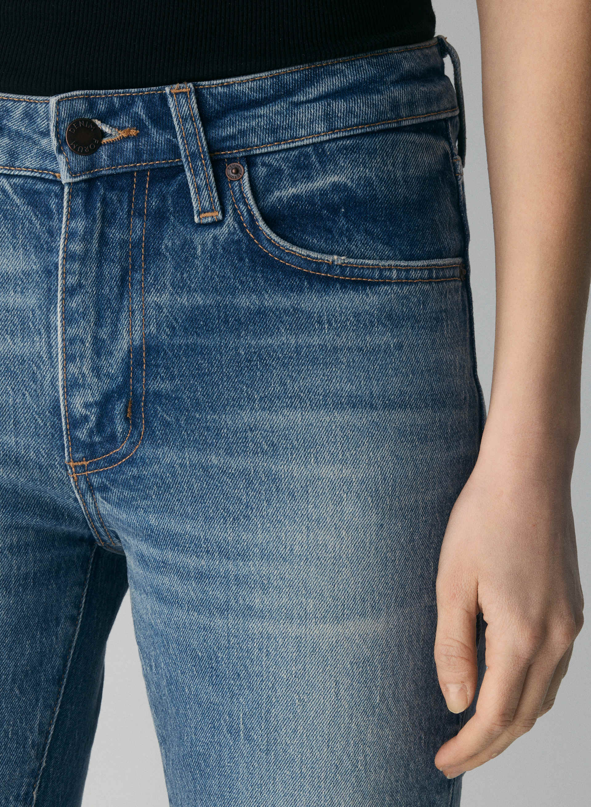 DENISE MID-RISE FLARE JEAN | Aritzia