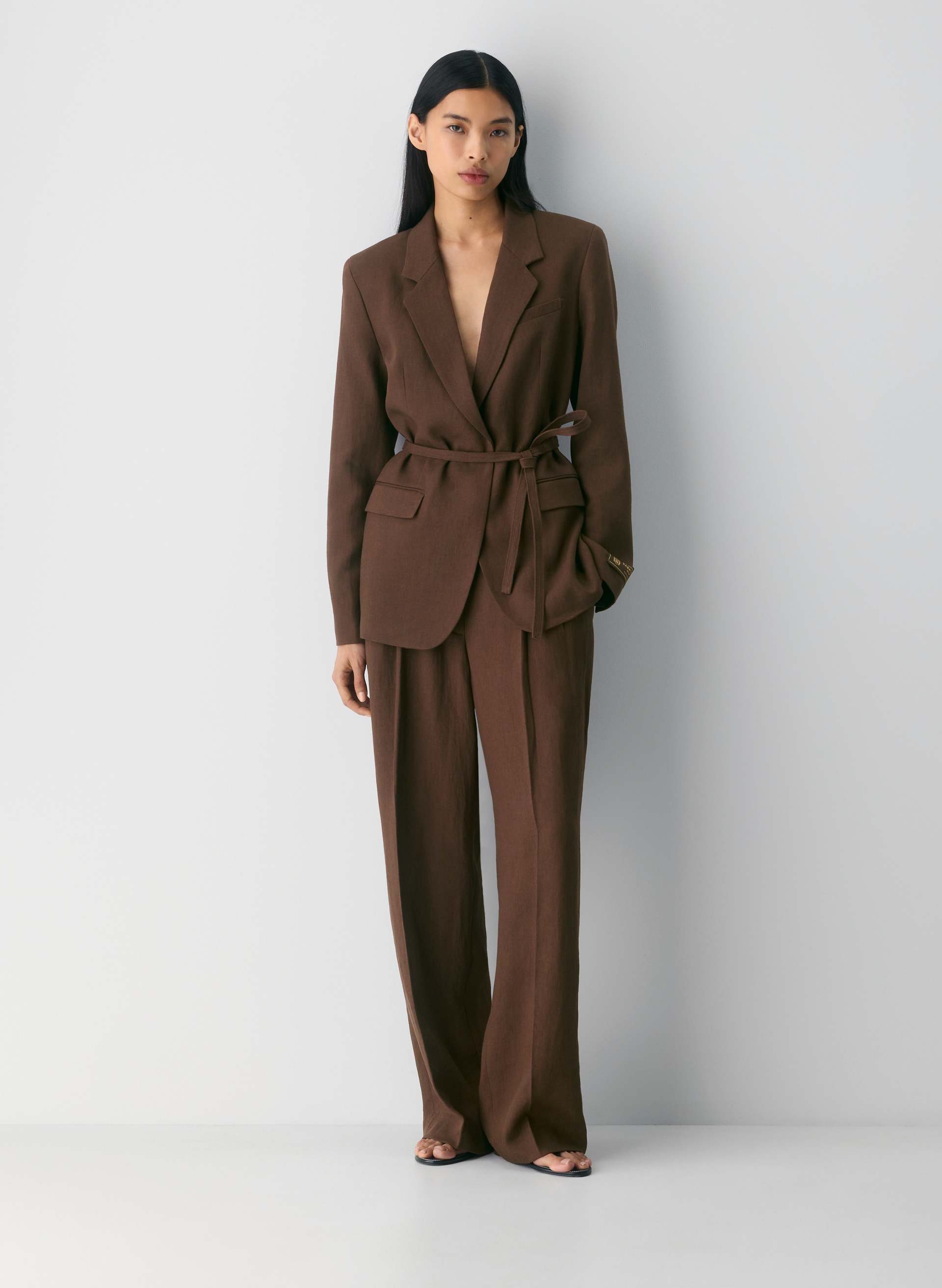 THE EFFORTLESS PANT™ LO-RISE | Aritzia