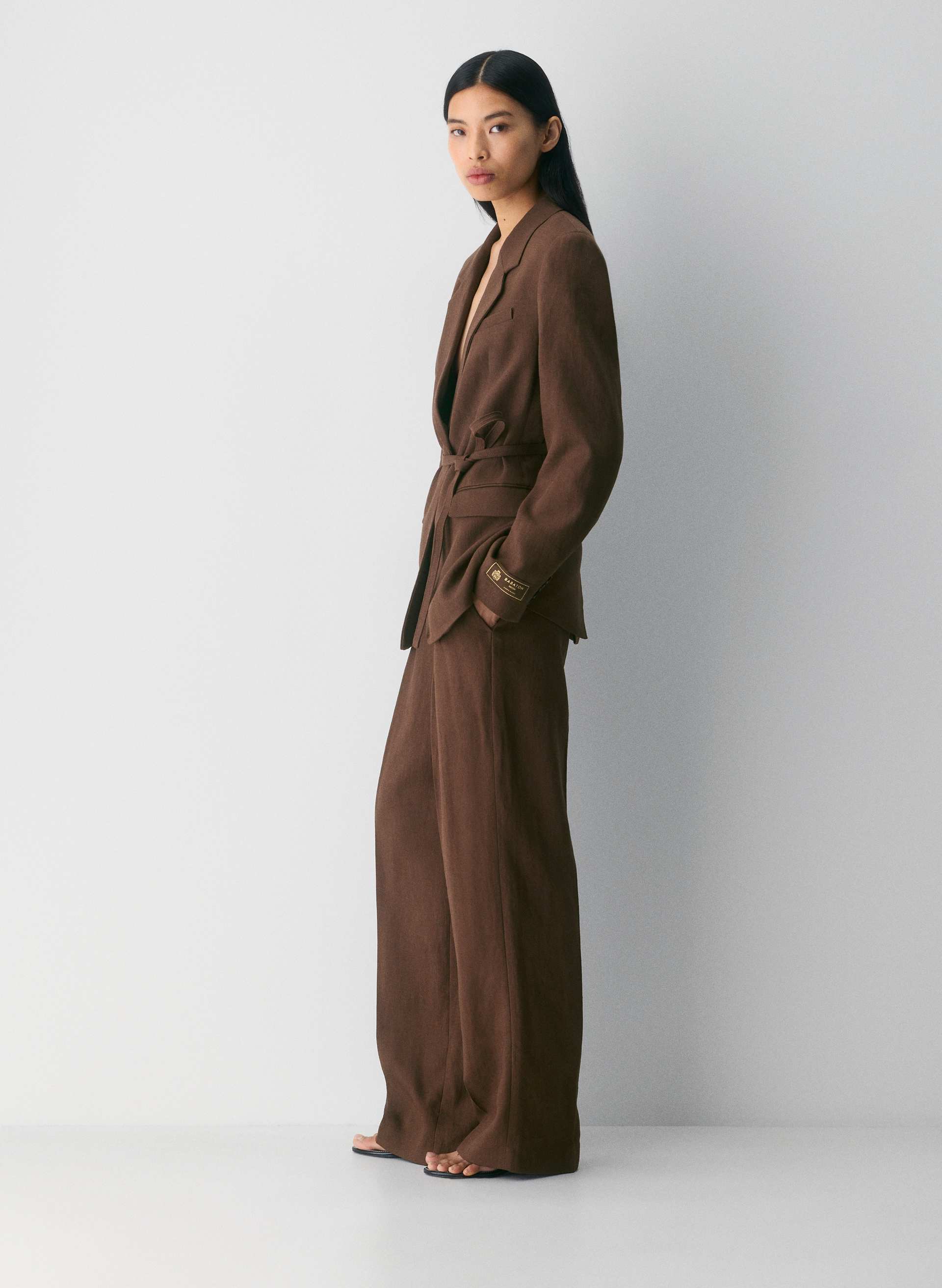 THE EFFORTLESS PANT™ LO-RISE | Aritzia