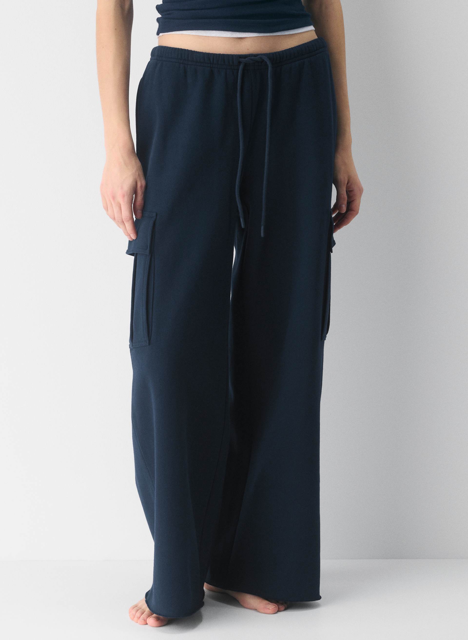 COZY SWEATFLEECE MEGA CARGO FLUTTER SWEATPANT | Aritzia