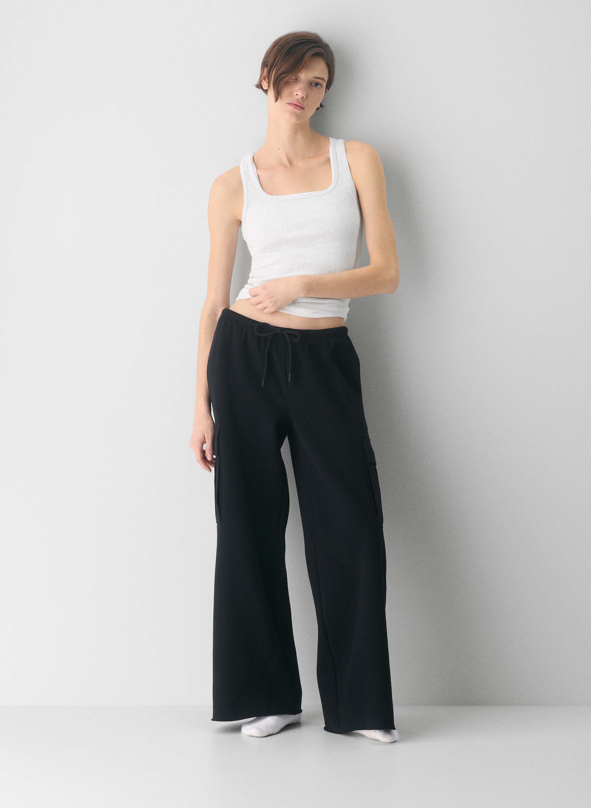 COZY SWEATFLEECE MEGA CARGO FLUTTER SWEATPANT | Aritzia