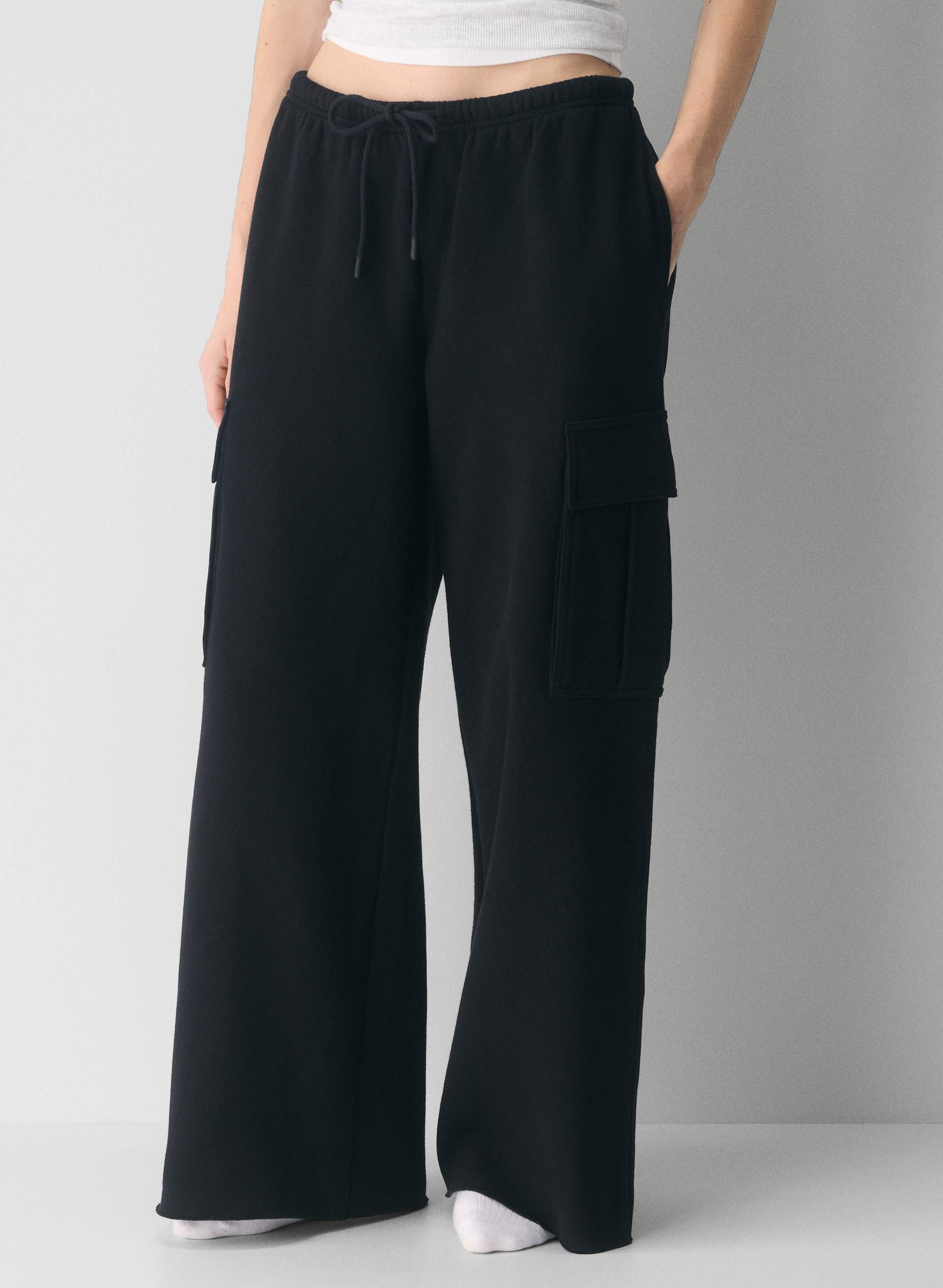 COZY SWEATFLEECE MEGA CARGO FLUTTER SWEATPANT | Aritzia