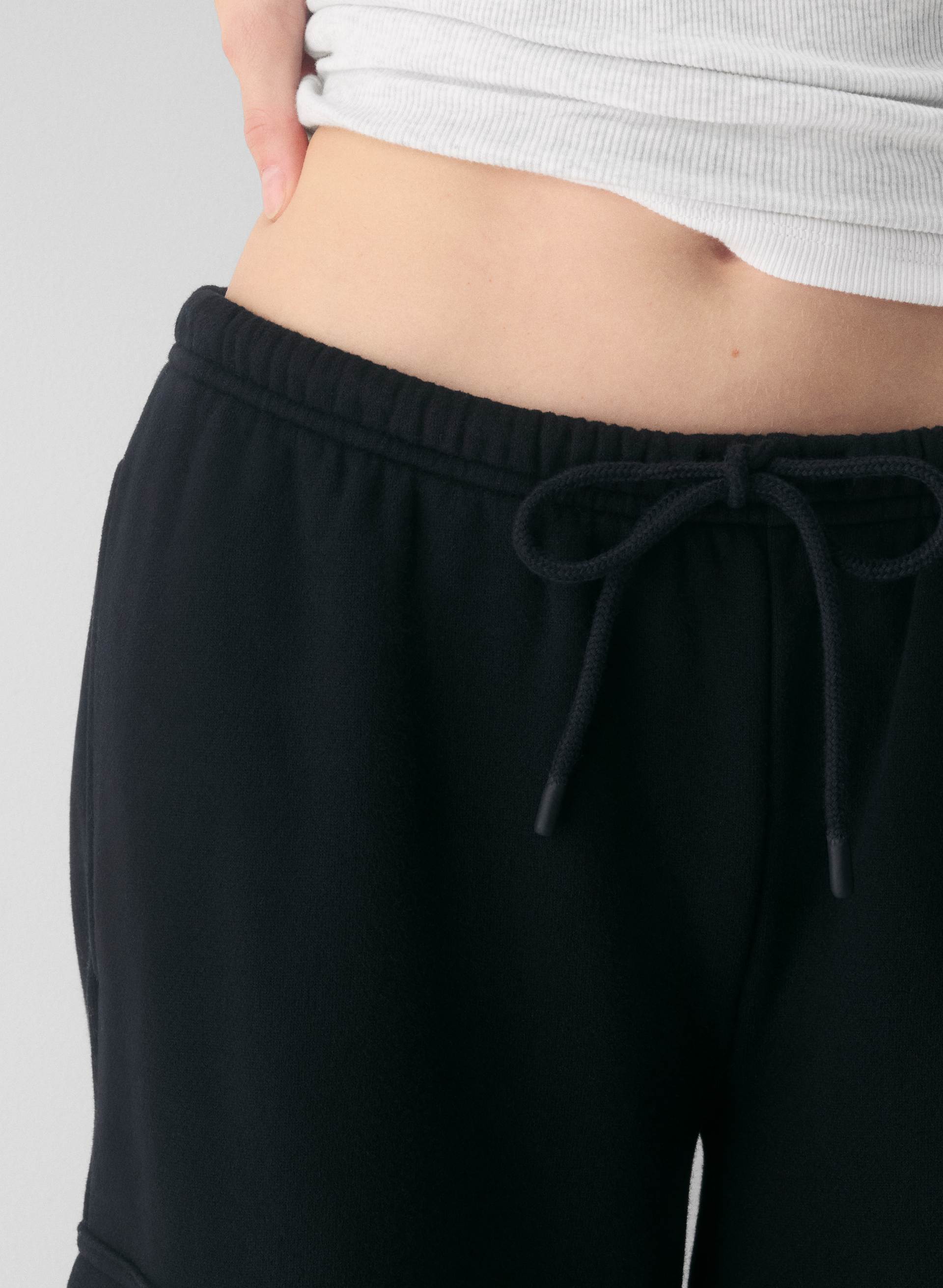 COZY SWEATFLEECE MEGA CARGO FLUTTER SWEATPANT | Aritzia