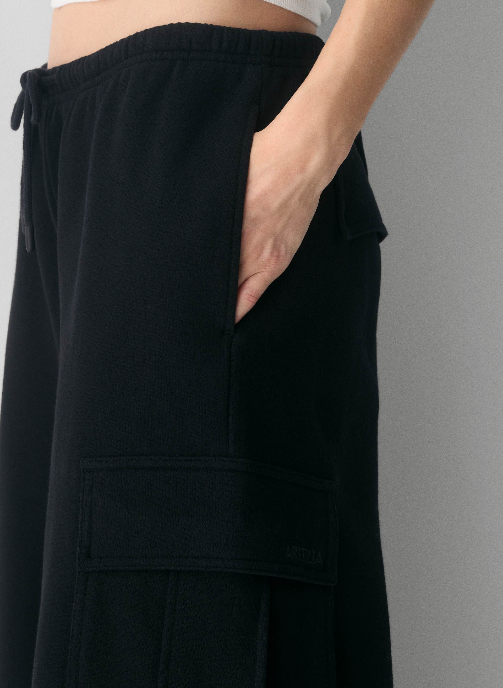 COZY SWEATFLEECE MEGA CARGO FLUTTER SWEATPANT | Aritzia