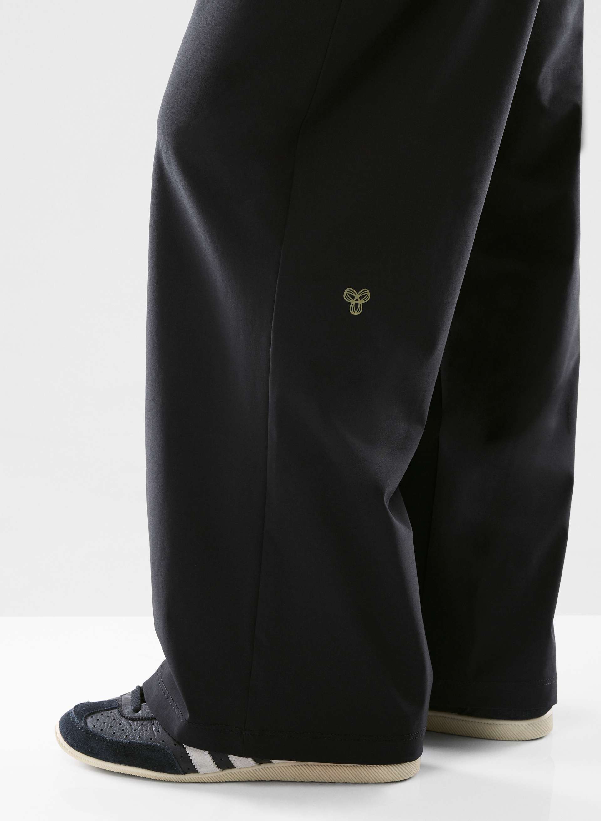 Continuum Pant | Aritzia US