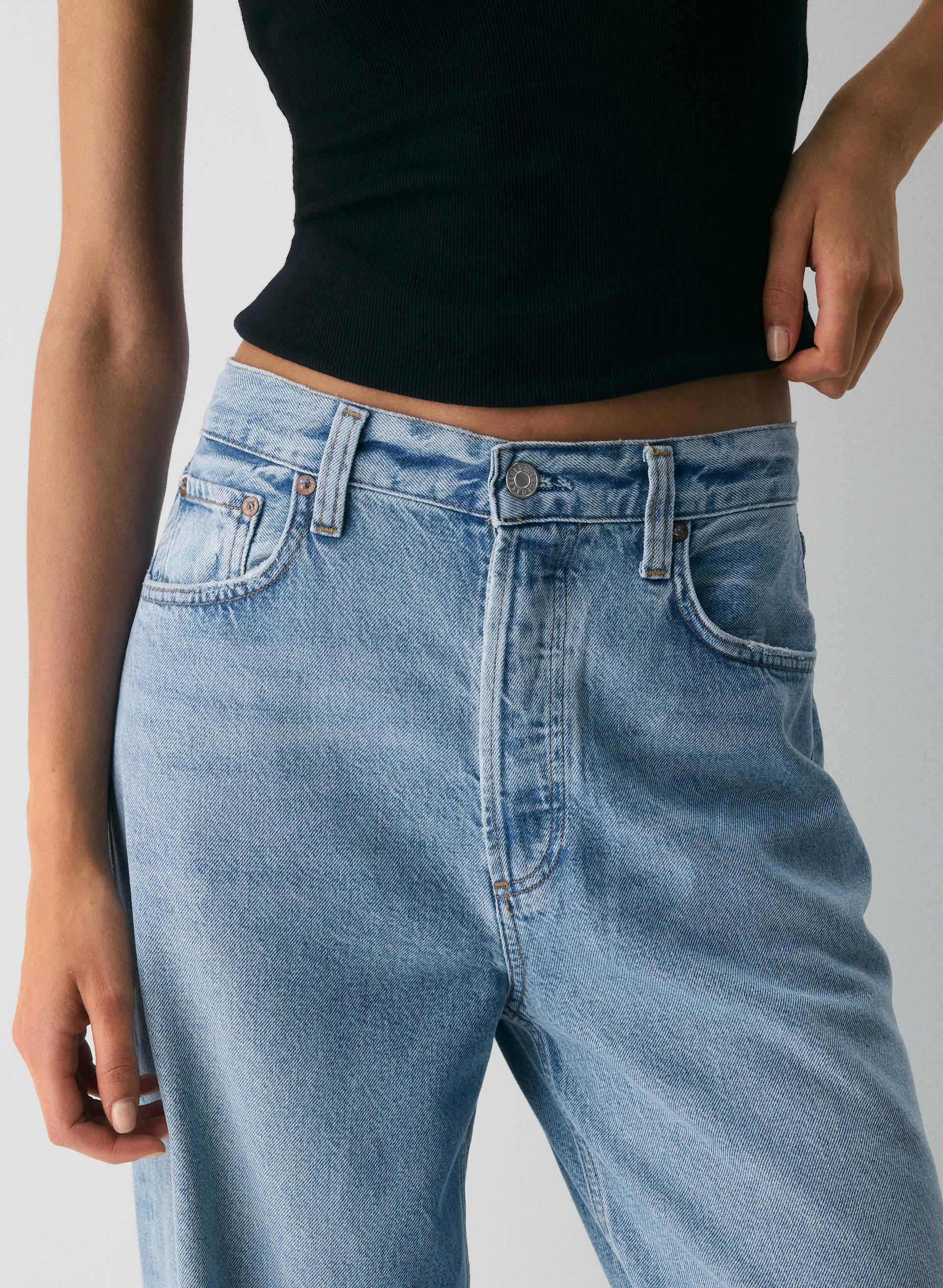 LOW-SLUNG BAGGY JEAN | Aritzia