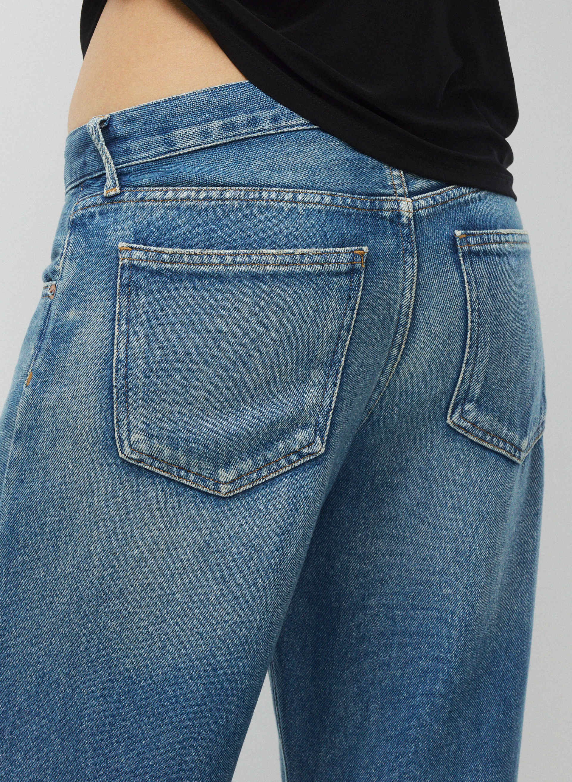 LOW RISE LOOSE JEAN | Aritzia