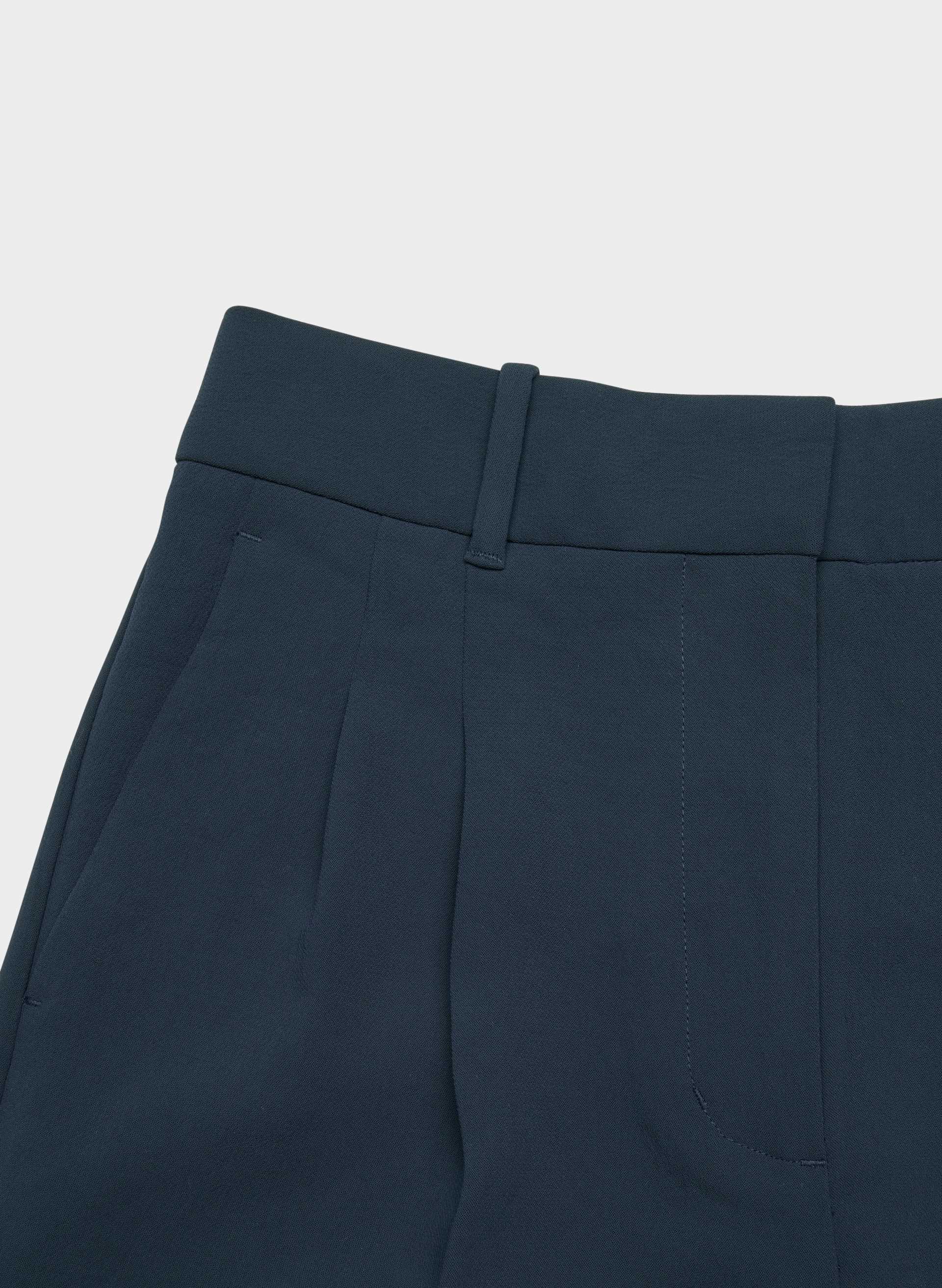 THE EFFORTLESS PANT™ CROPPED | Aritzia