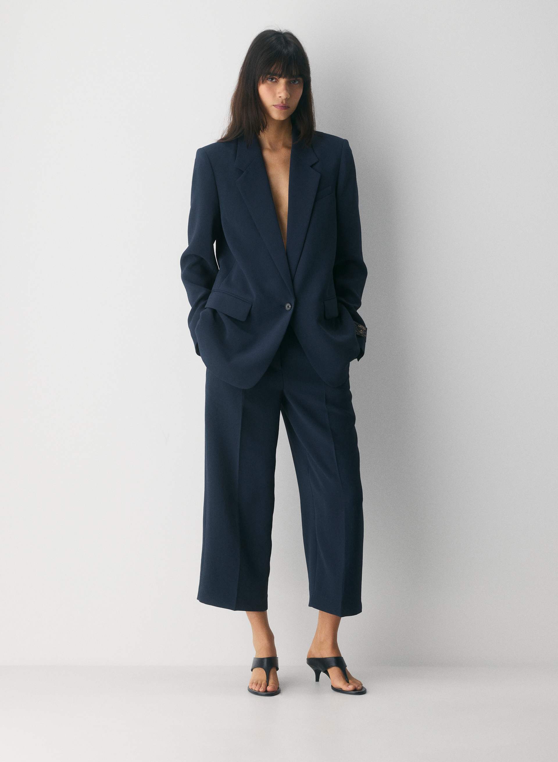 THE EFFORTLESS PANT™ CROPPED | Aritzia