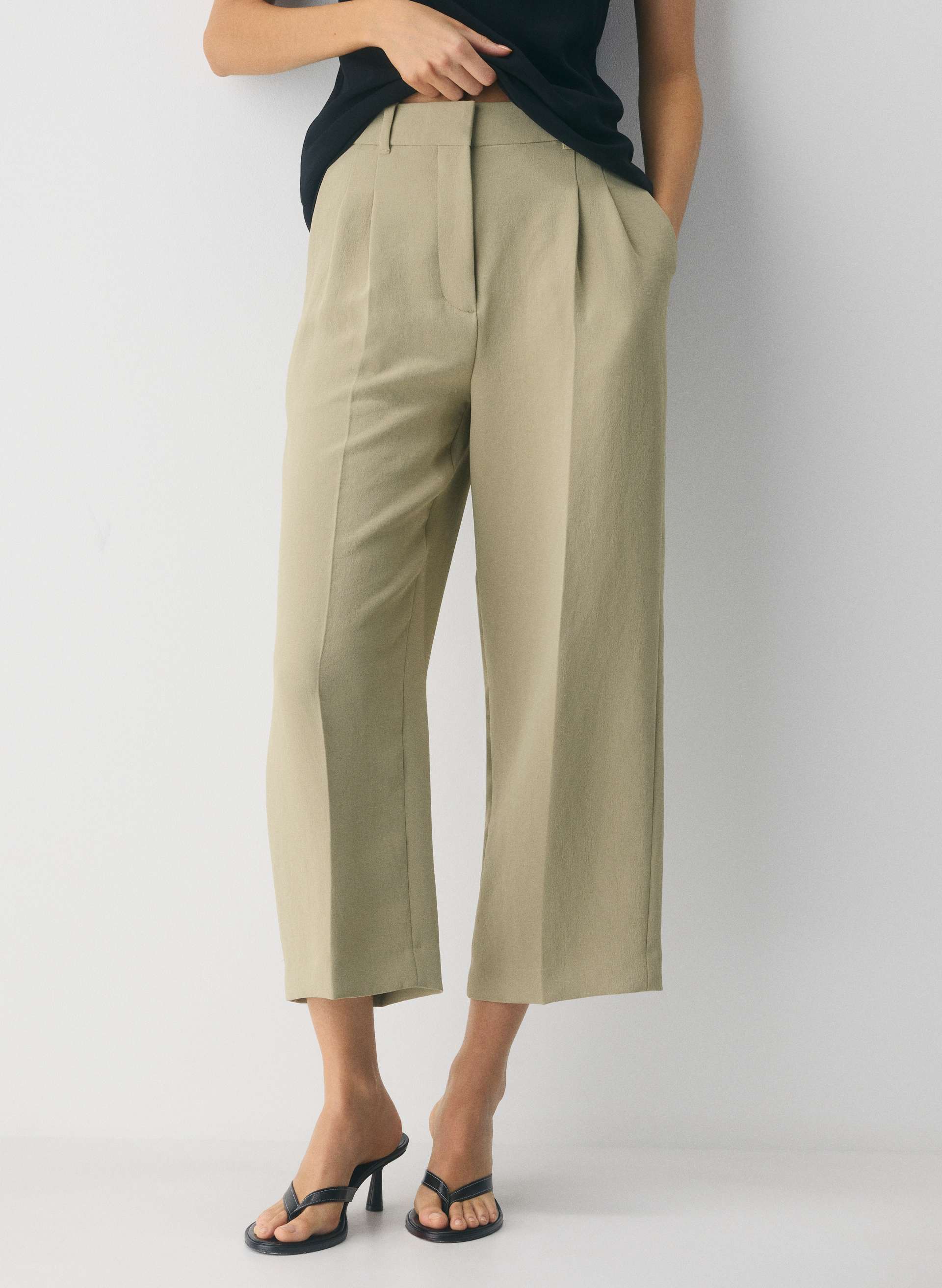 The Effortless Pant™ Cropped - Crepette™ | Aritzia US
