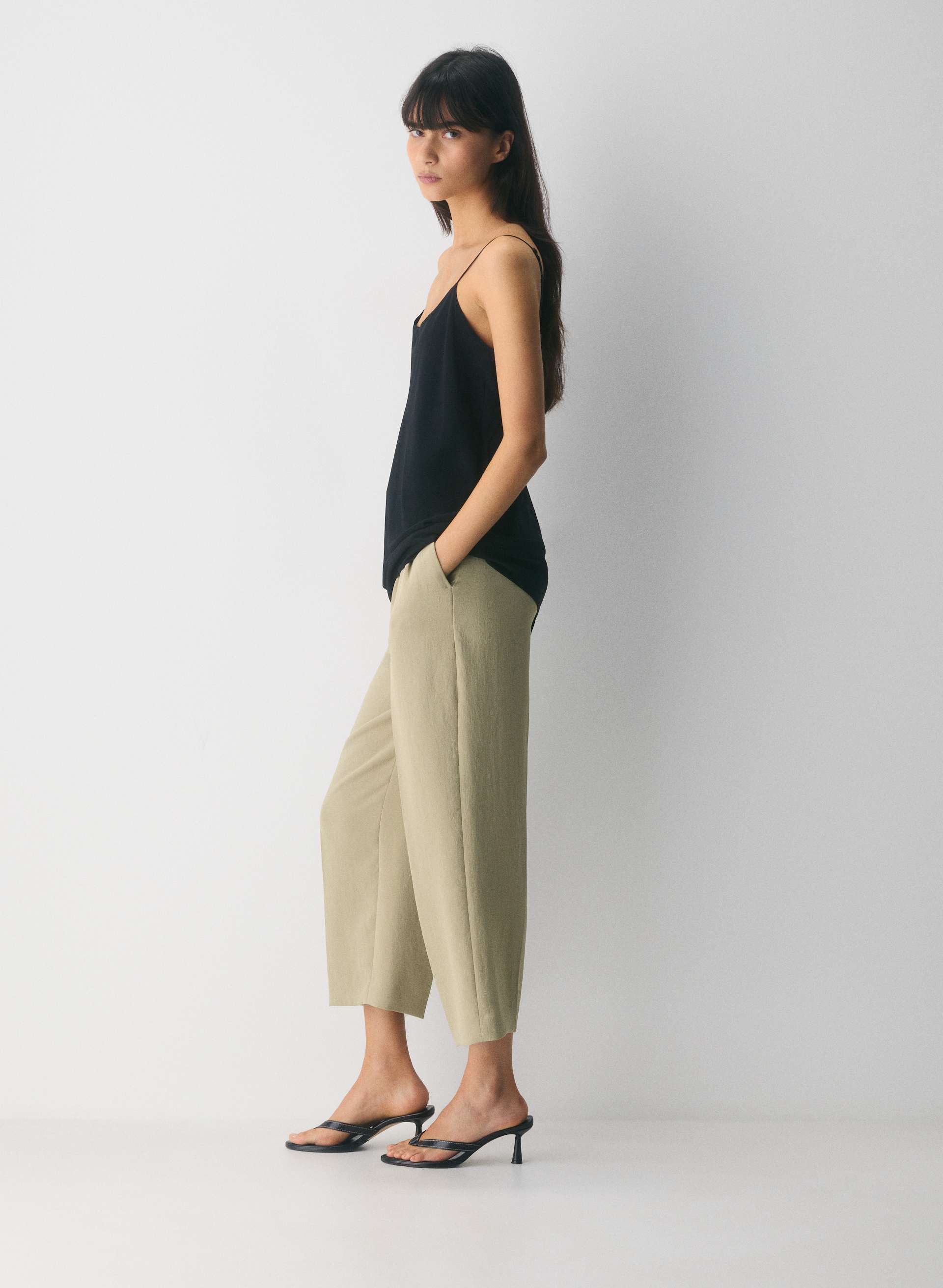 THE EFFORTLESS PANT™ CROPPED | Aritzia