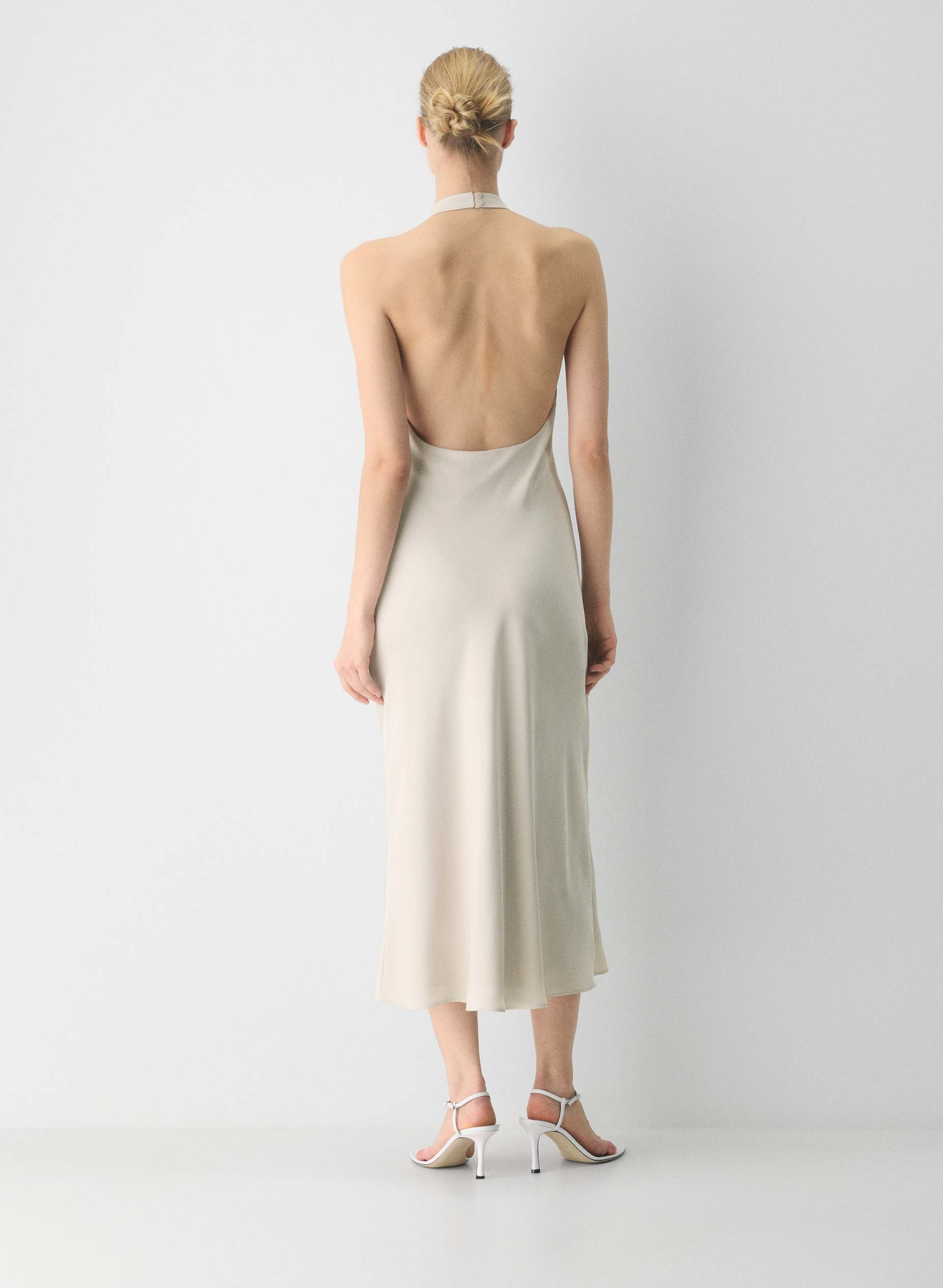 ROBE AUDIENCE MAXI BAIN-DE-SOLEIL EN SATIN | Aritzia