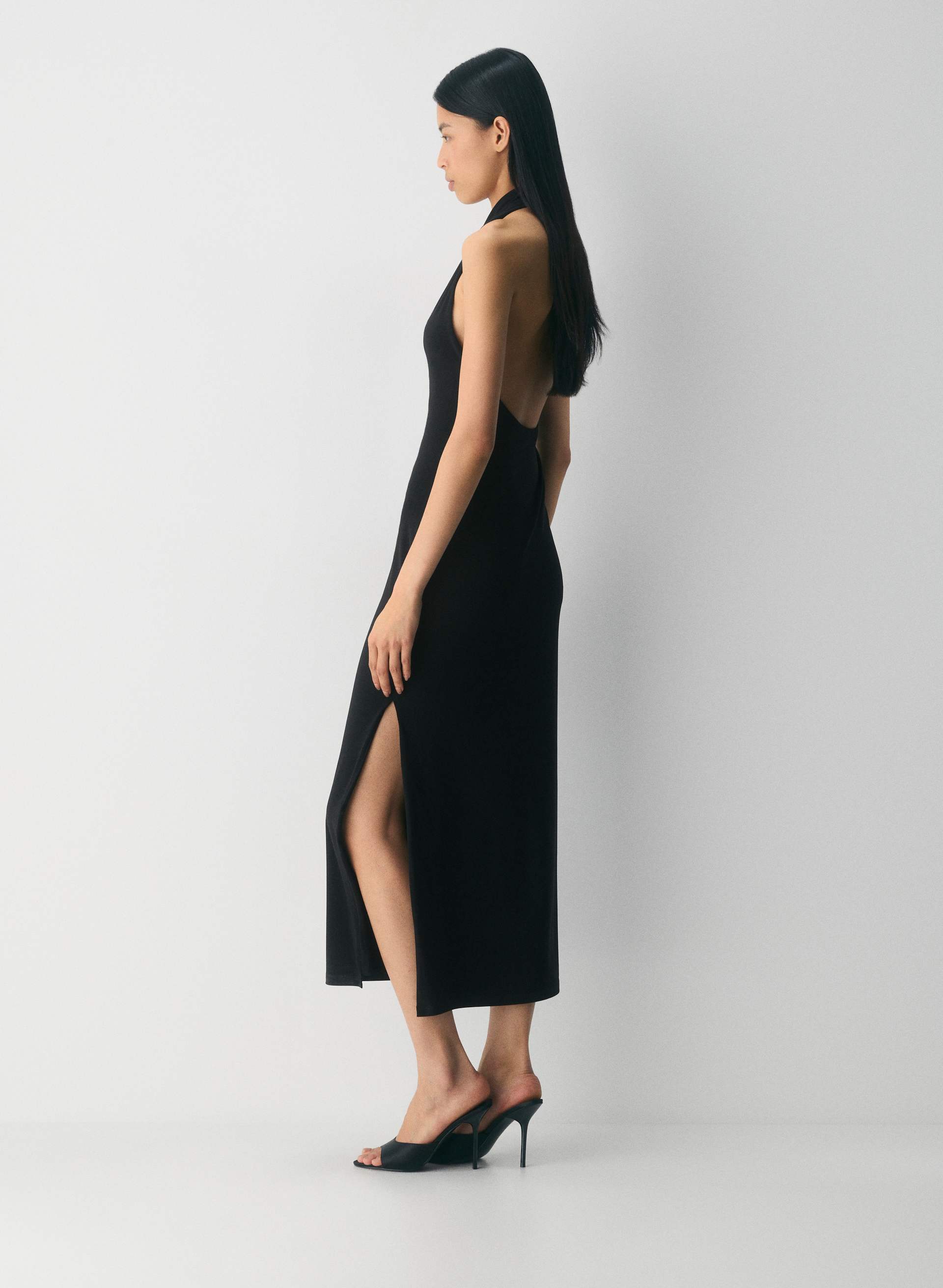 SMOOTH MATTER™ SHADOWPLAY HALTER DRESS | Aritzia