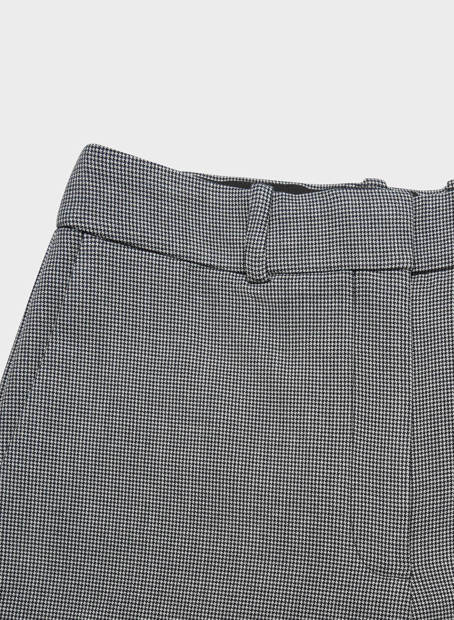 NEW AGENCY MINI SHORT | Aritzia
