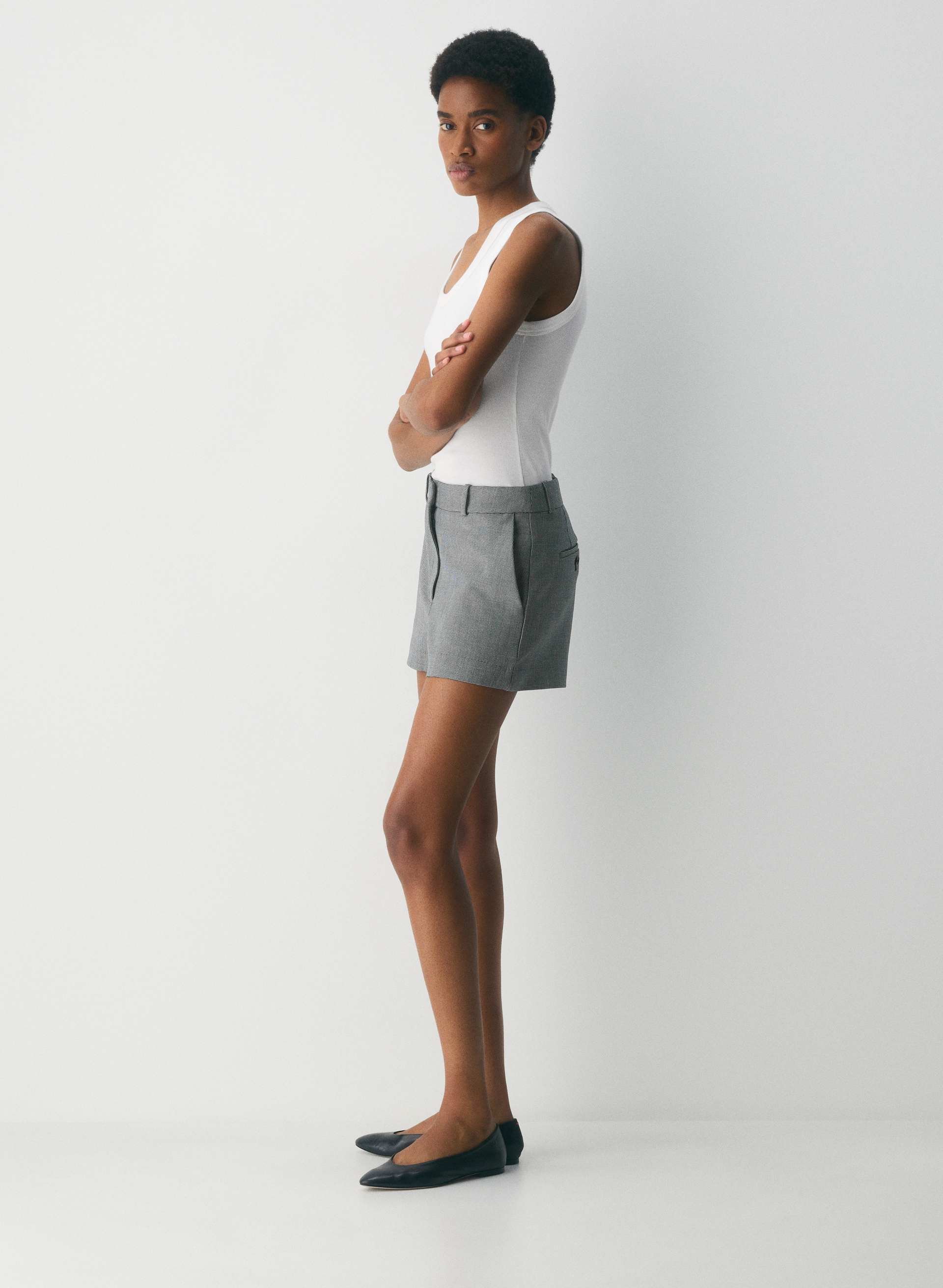 NEW AGENCY MINI SHORT | Aritzia