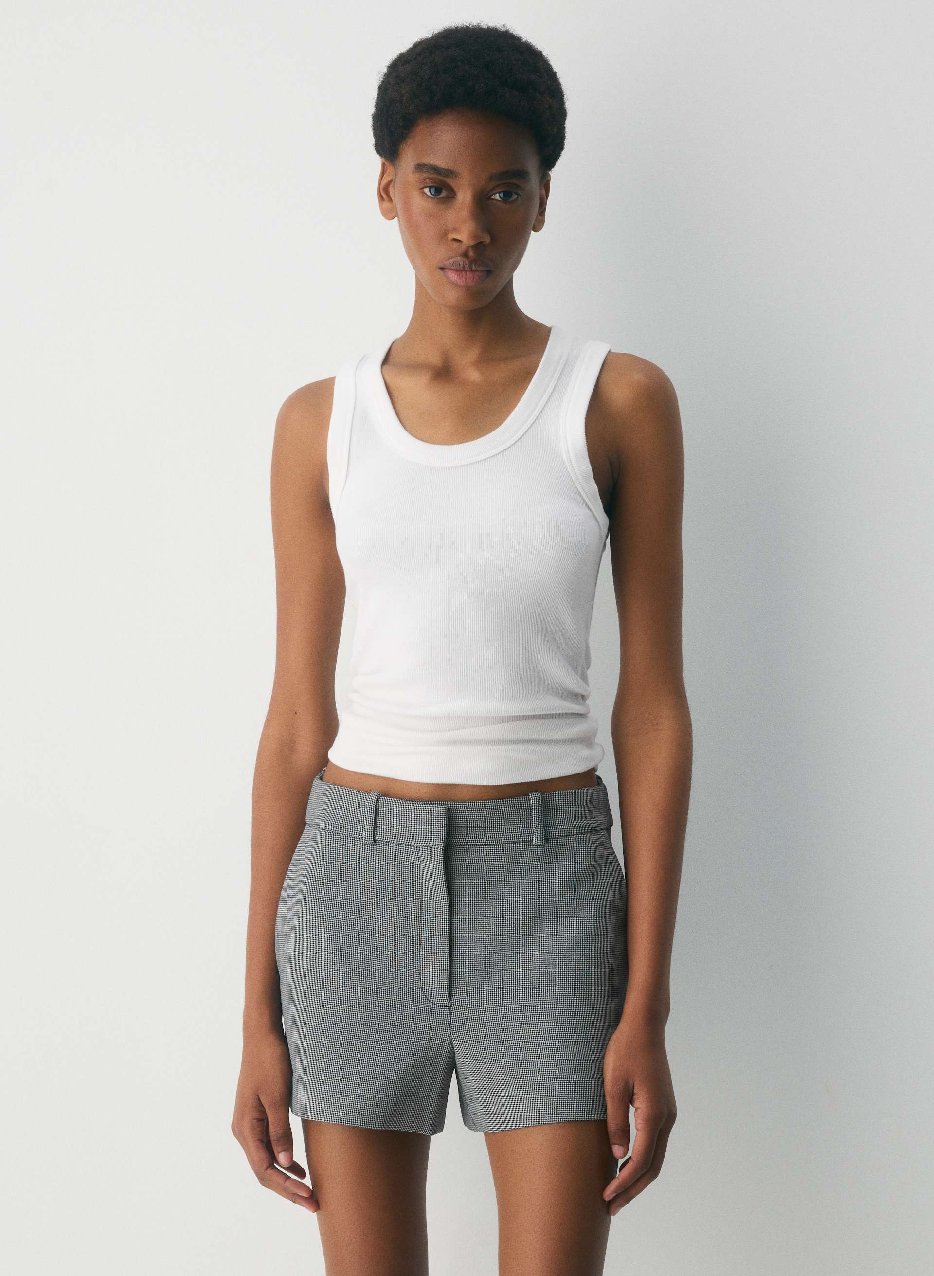 NEW AGENCY MINI SHORT | Aritzia