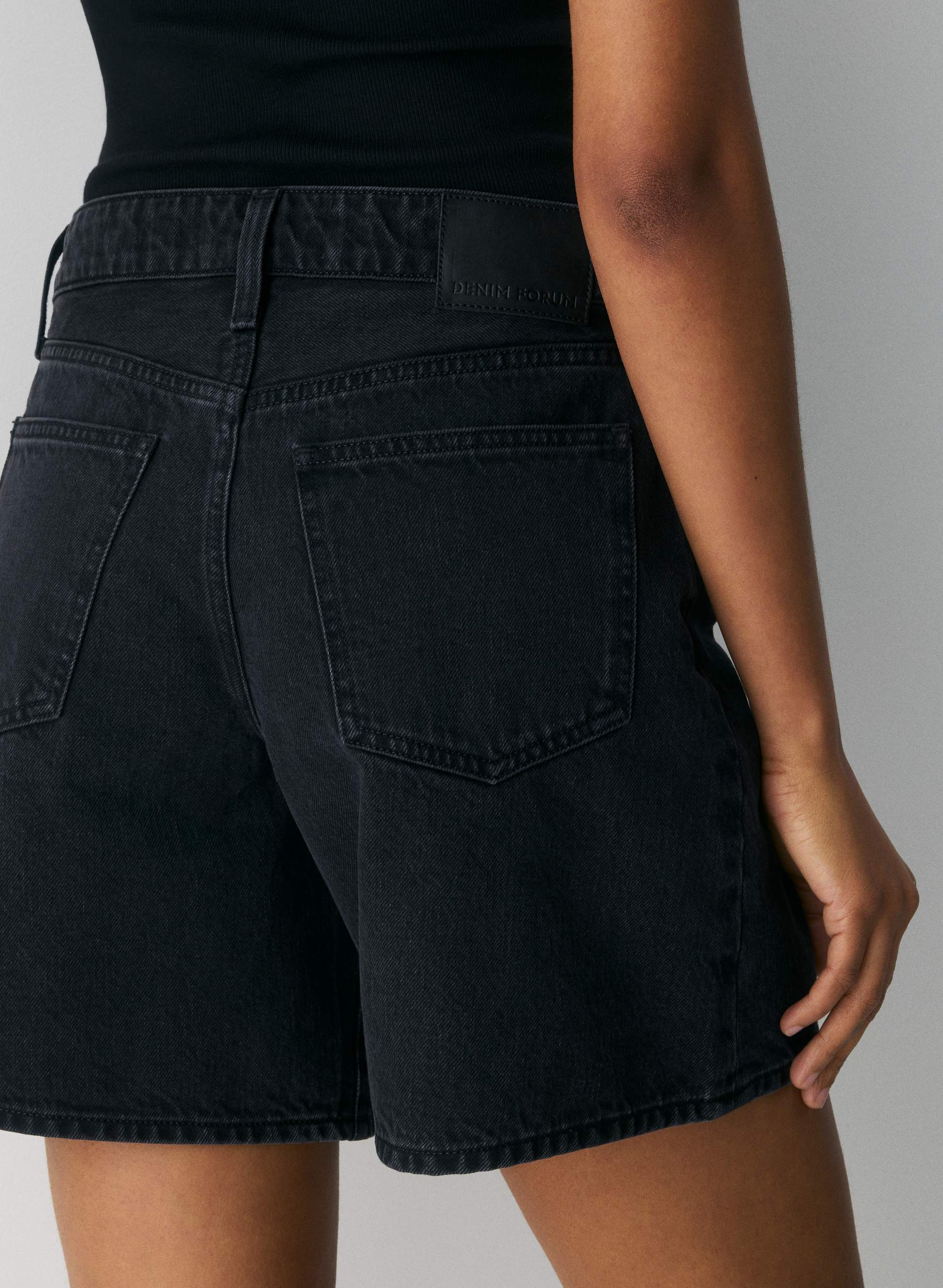 THE '90S VINTAGE HI-RISE BAGGY DENIM SHORT | Aritzia