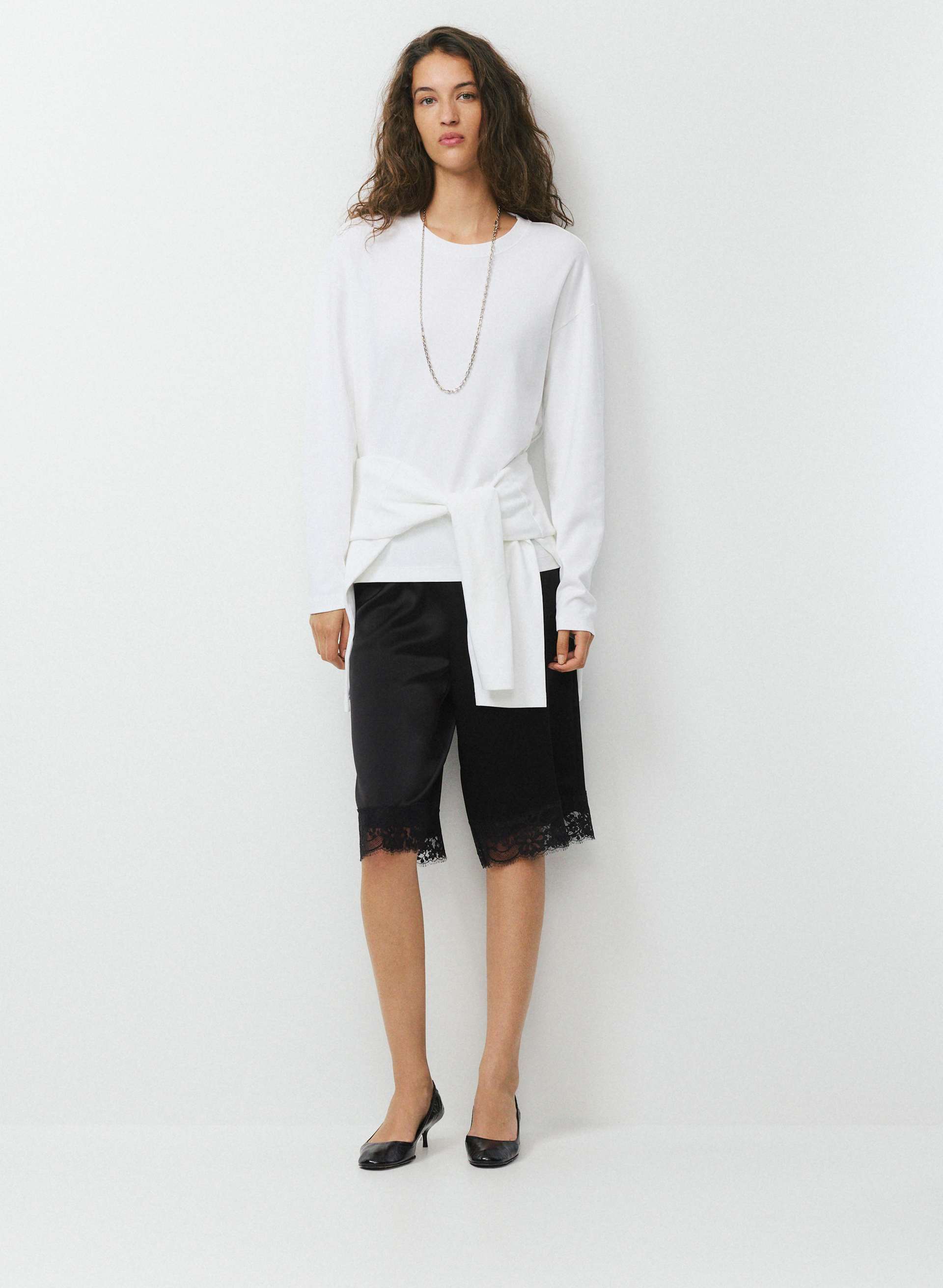 MITTE SATIN SHORT | Aritzia