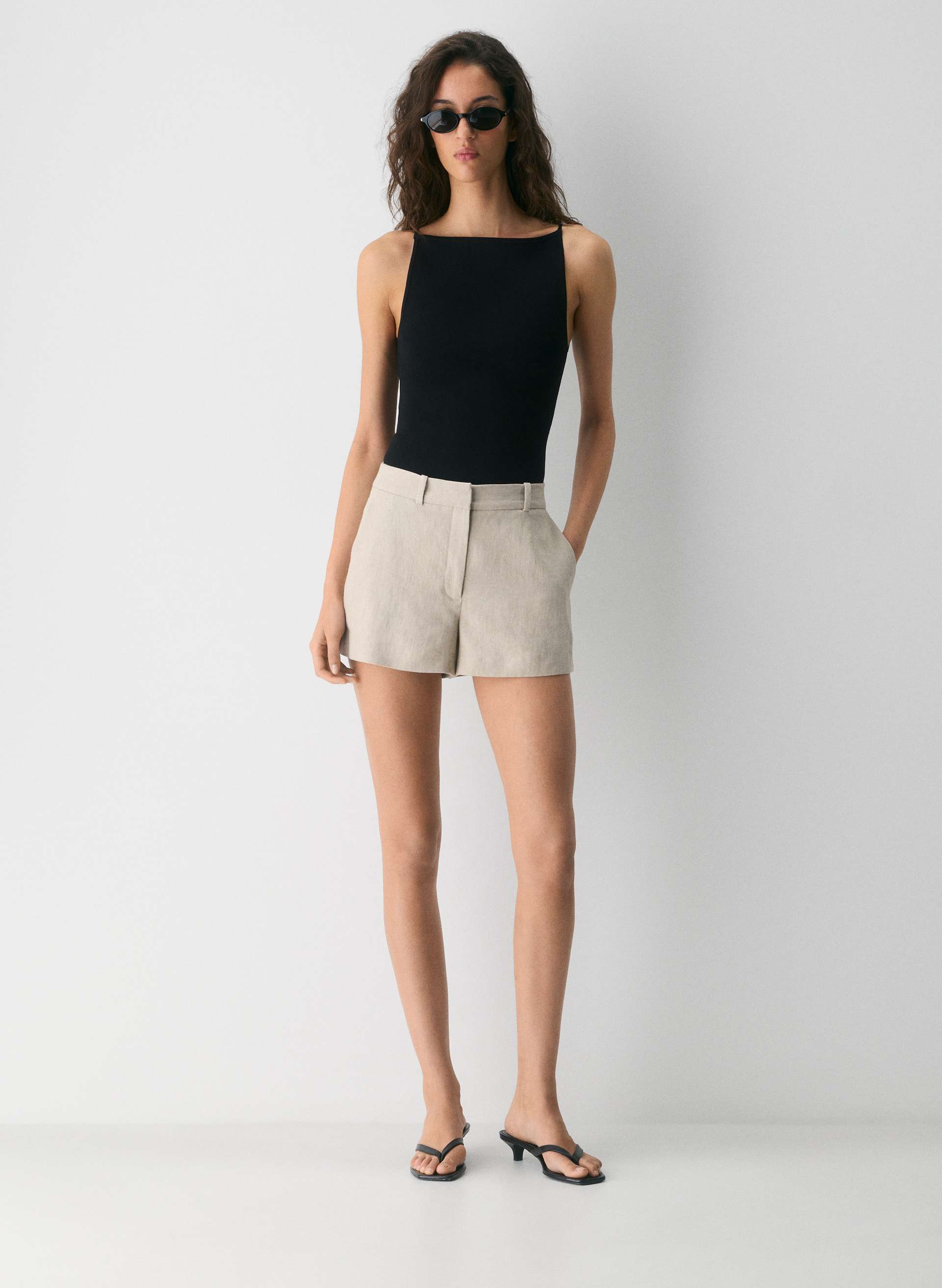 NEW AGENCY MINI SHORT | Aritzia