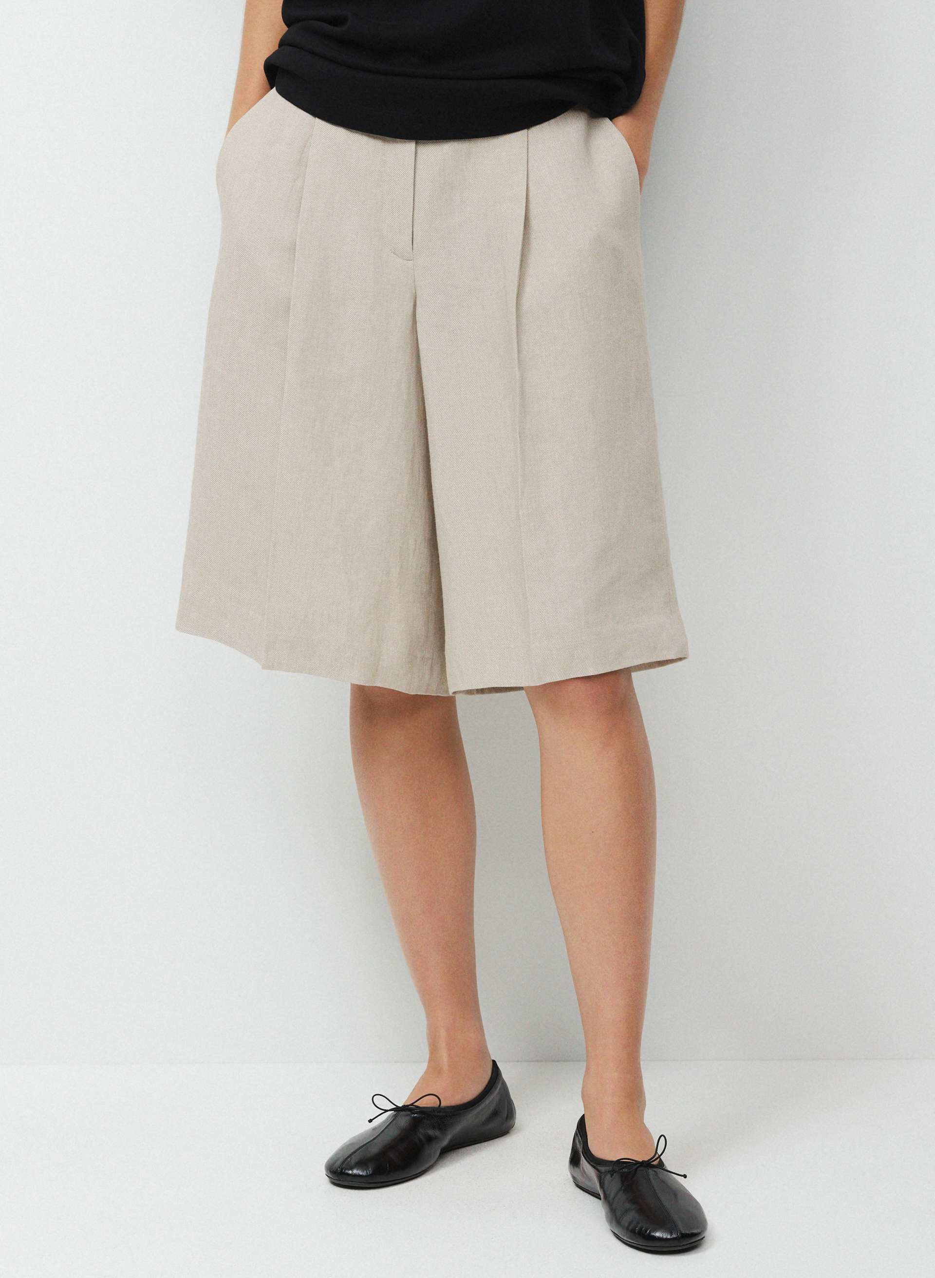 SHORT TOUCHPOINT | Aritzia