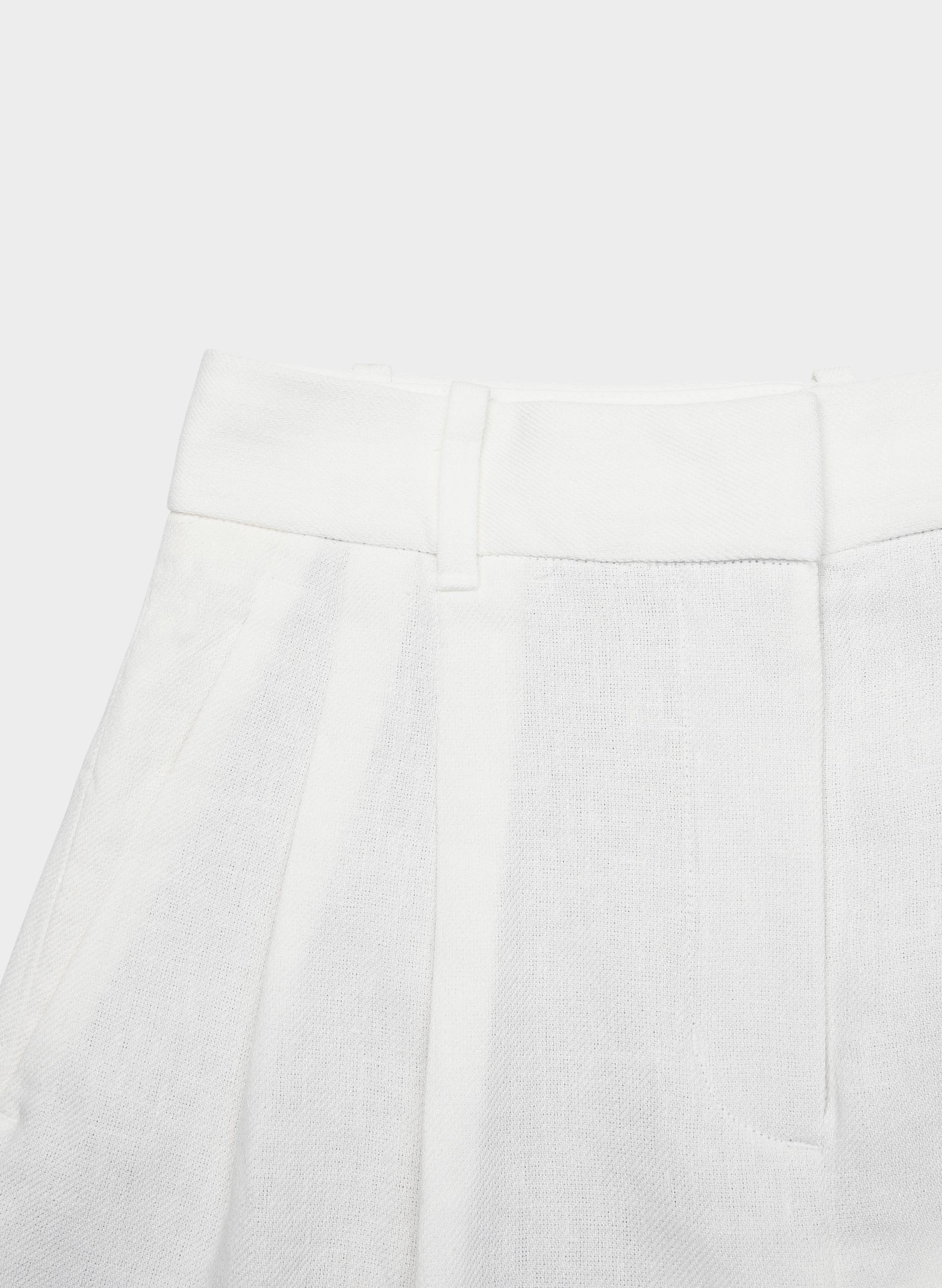 THE EFFORTLESS SHORT™ LONG | Aritzia