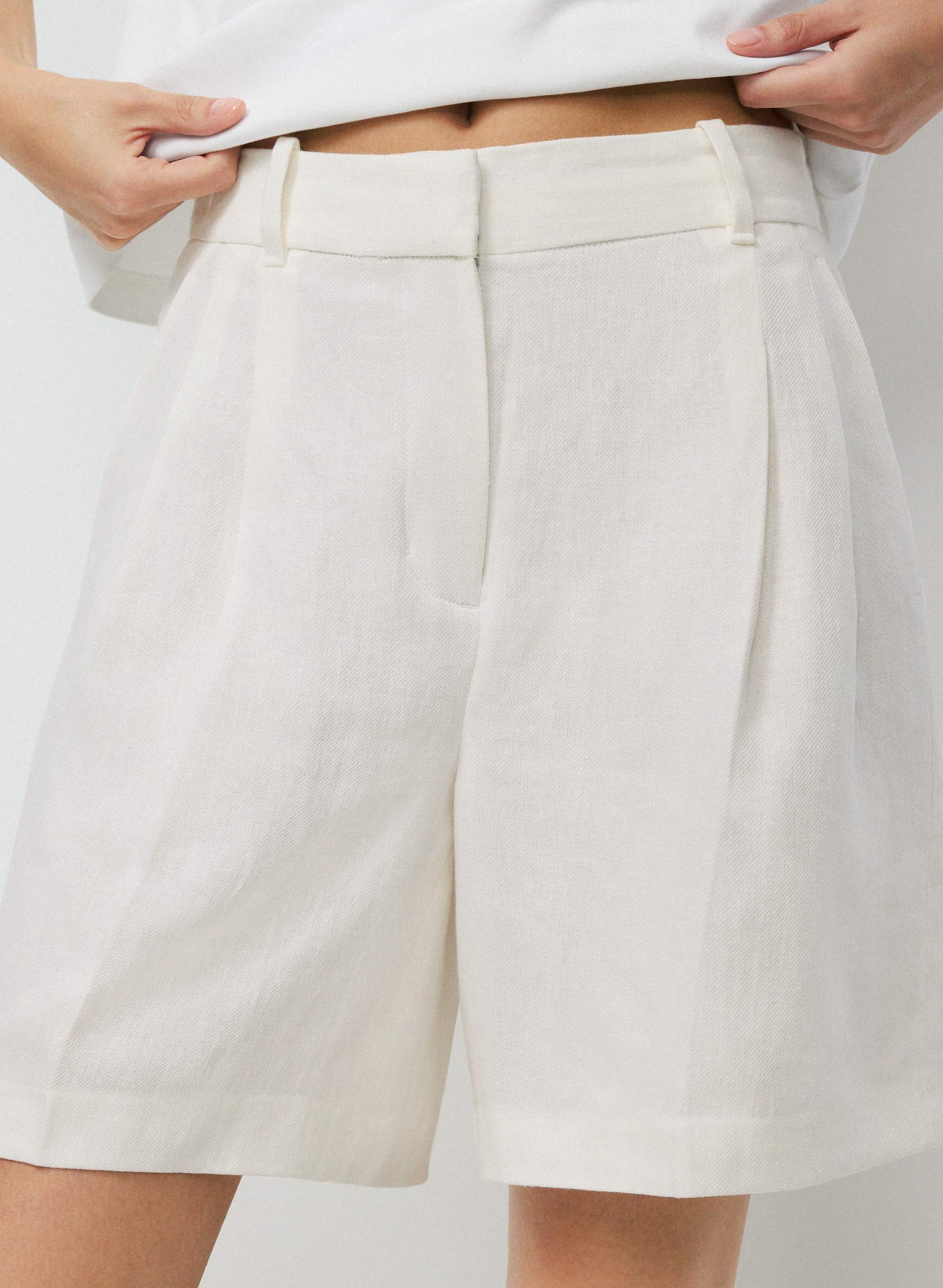 THE EFFORTLESS SHORT™ LONG | Aritzia