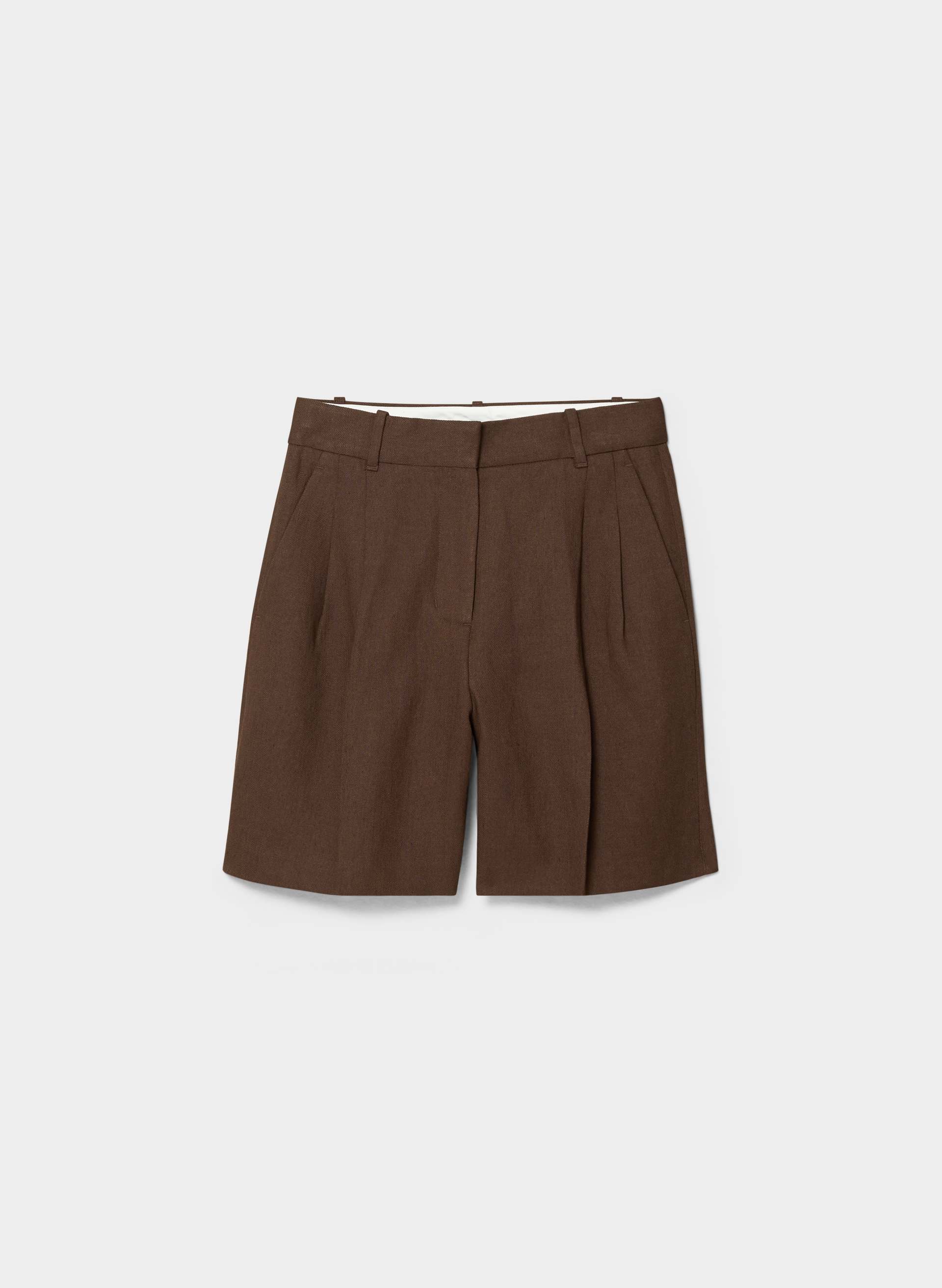 THE EFFORTLESS SHORT™ ABOVE-KNEE | Aritzia