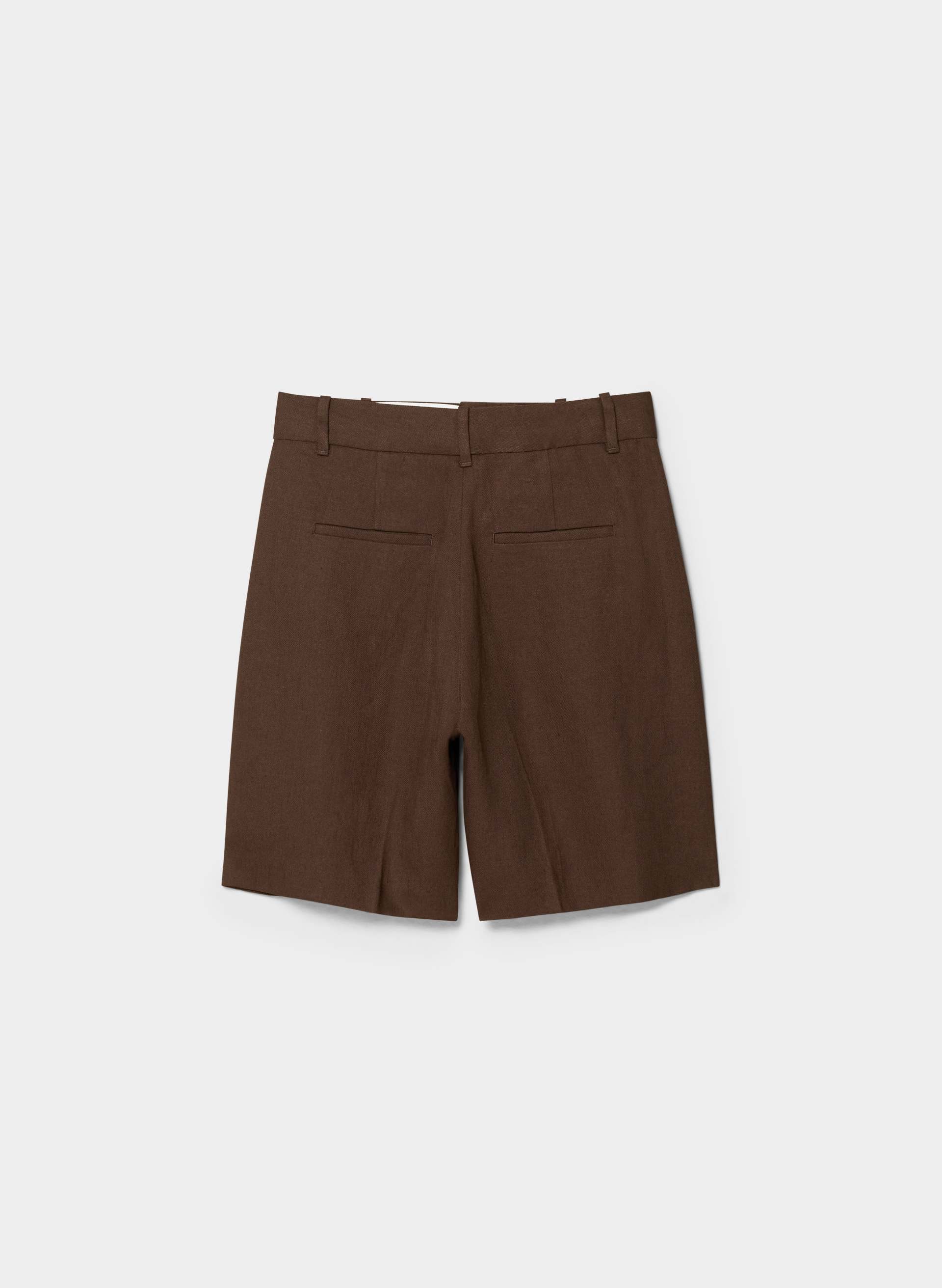 THE EFFORTLESS SHORT™ ABOVE-KNEE | Aritzia