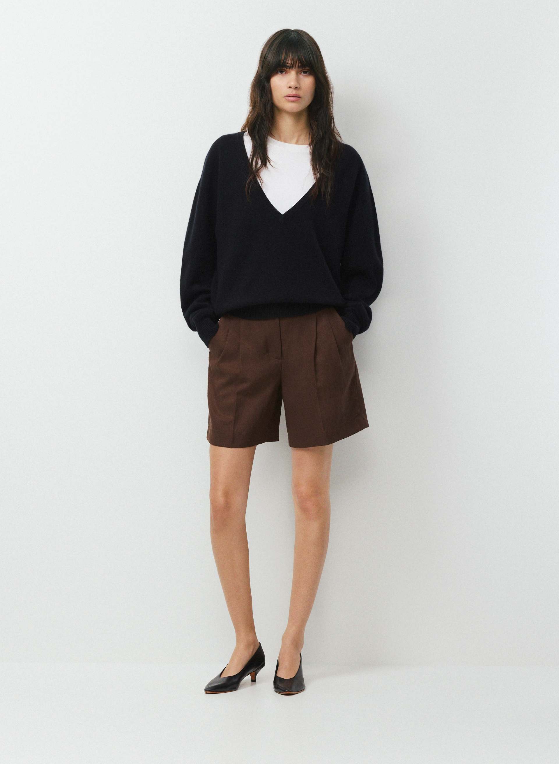 THE EFFORTLESS SHORT™ ABOVE-KNEE | Aritzia
