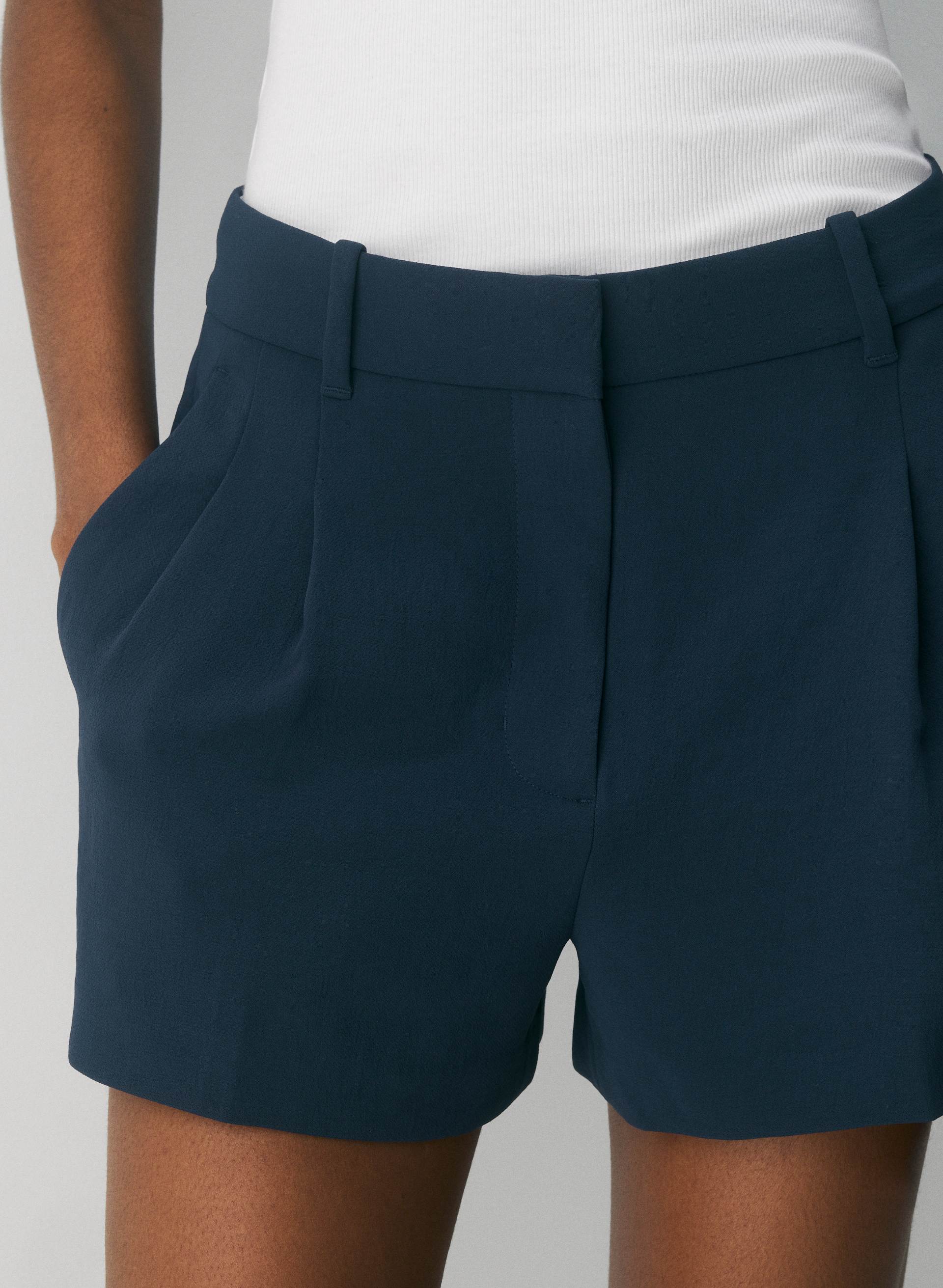 THE EFFORTLESS SHORT™ MINI | Aritzia