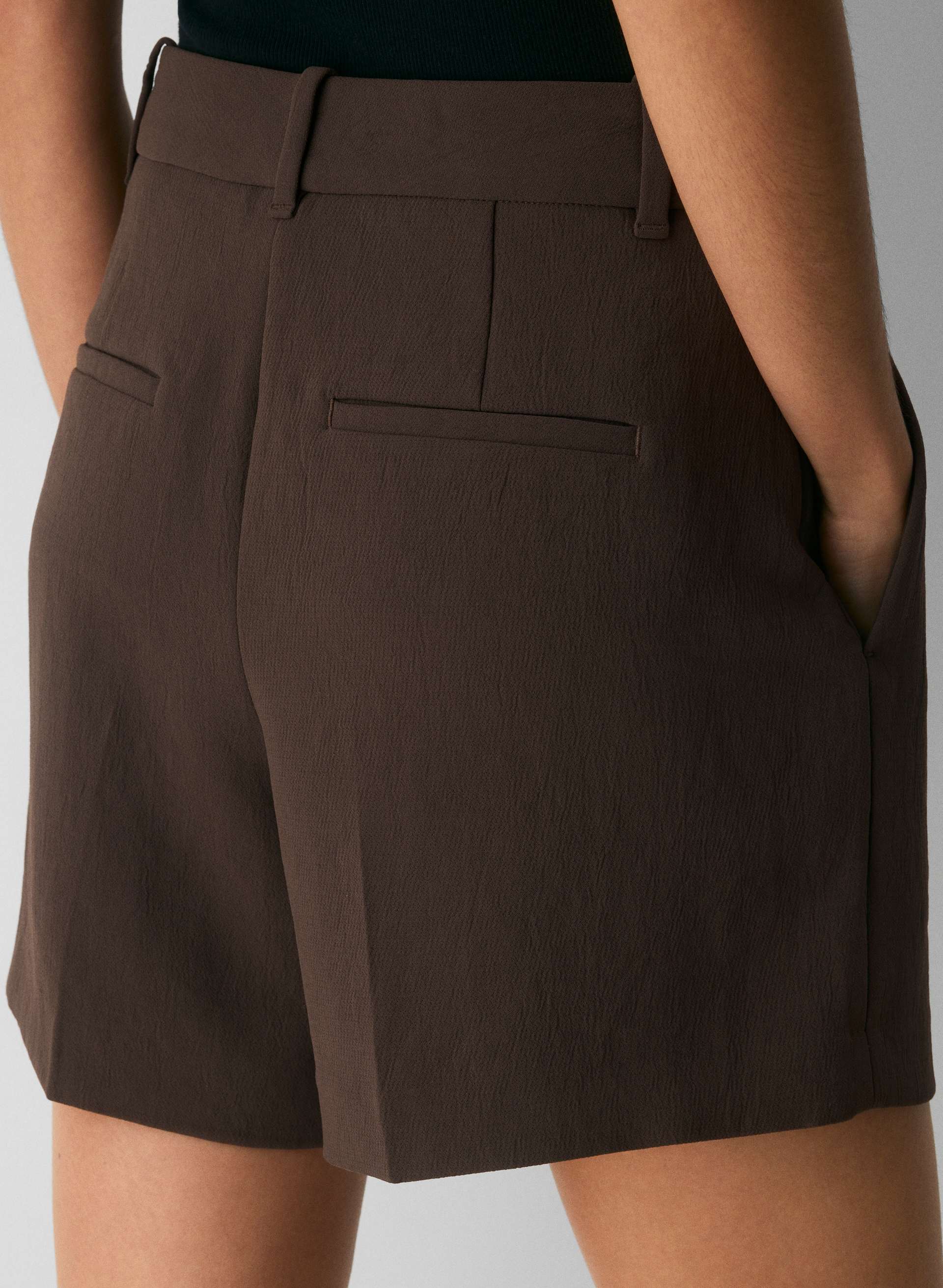 THE EFFORTLESS SHORT™ MID-THIGH | Aritzia