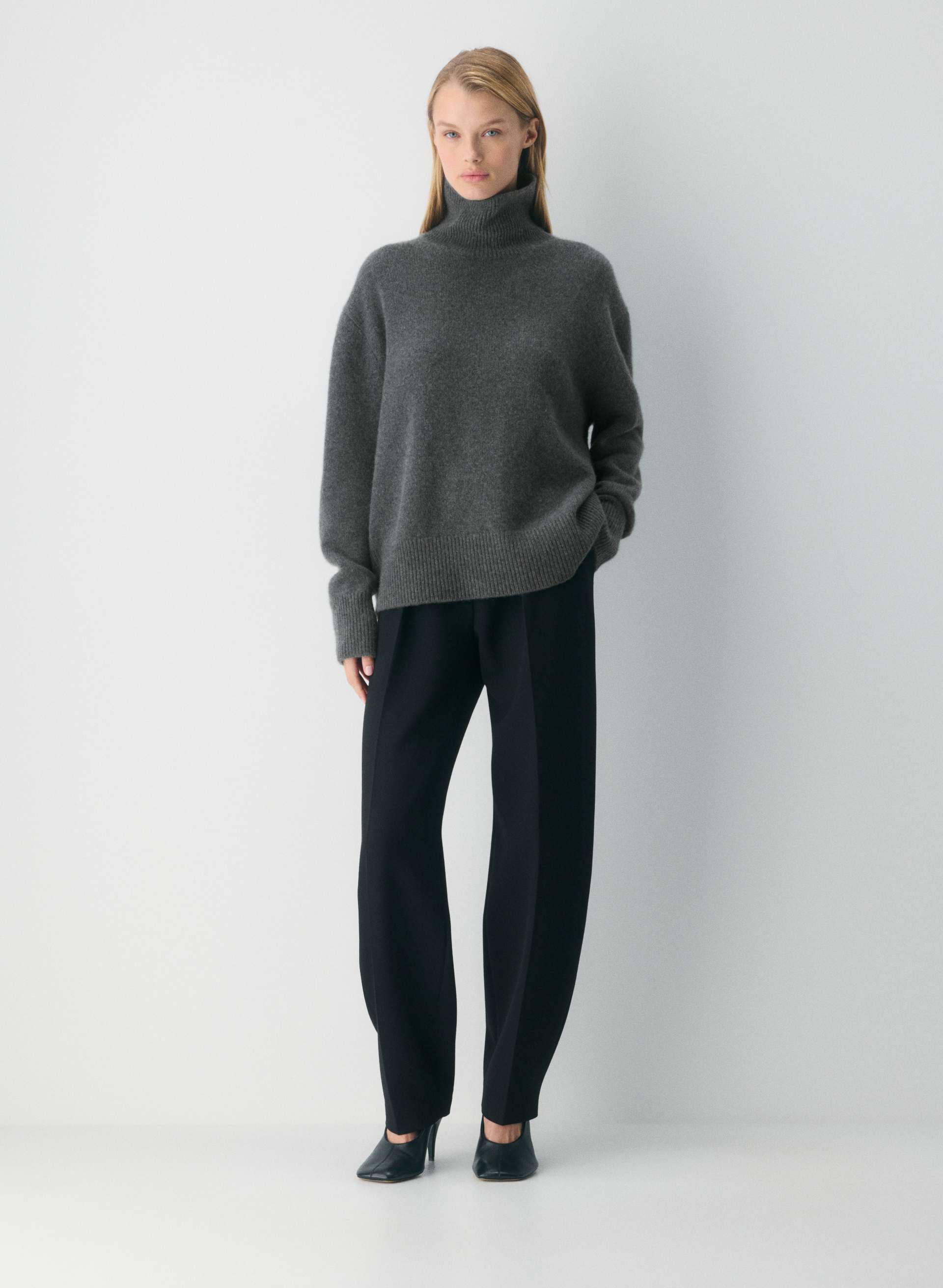 Plush Cashmere Poem Turtleneck