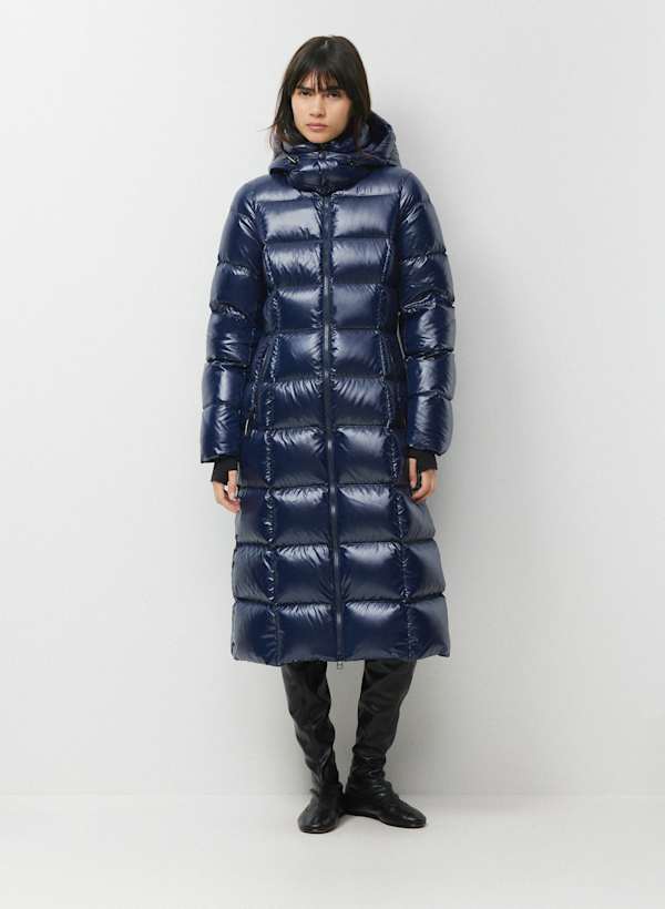 The SuperSnug Puff™ Long - cliMATTE™ - Hi-Gloss by Aritzia