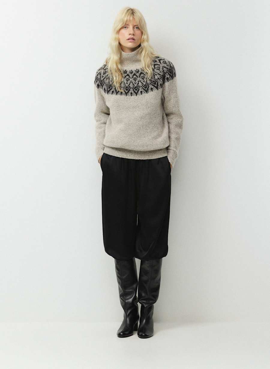 Confide Turtleneck by Aritzia