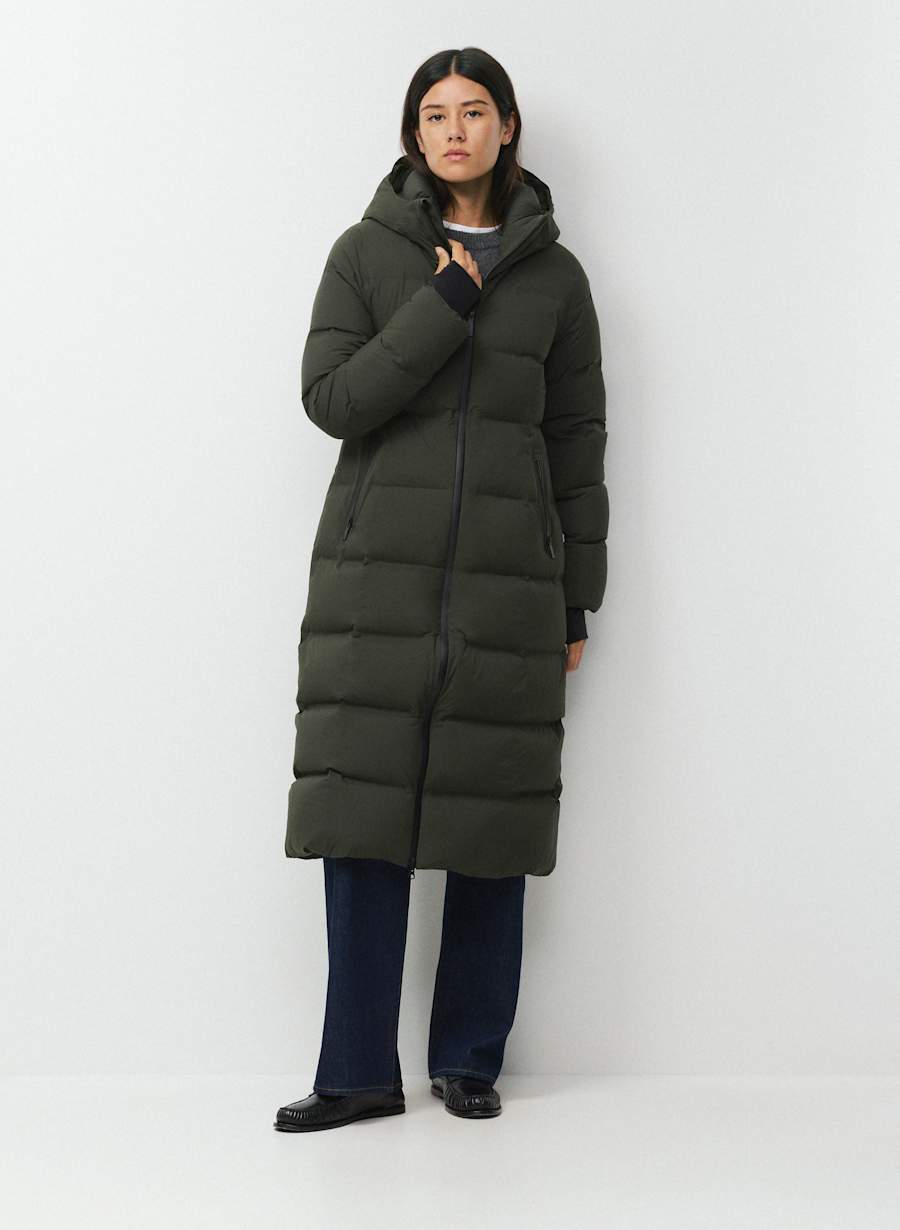 The SuperSnug Puff₂O™ Long - Rainstop™ by Aritzia
