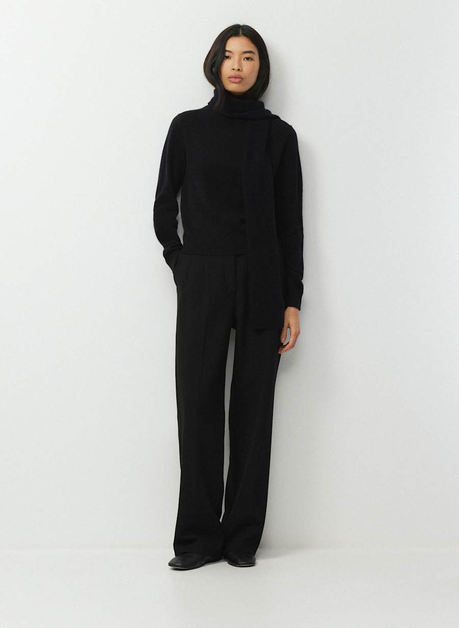 Essential Cashmere Millennia Small Scarf by Aritzia