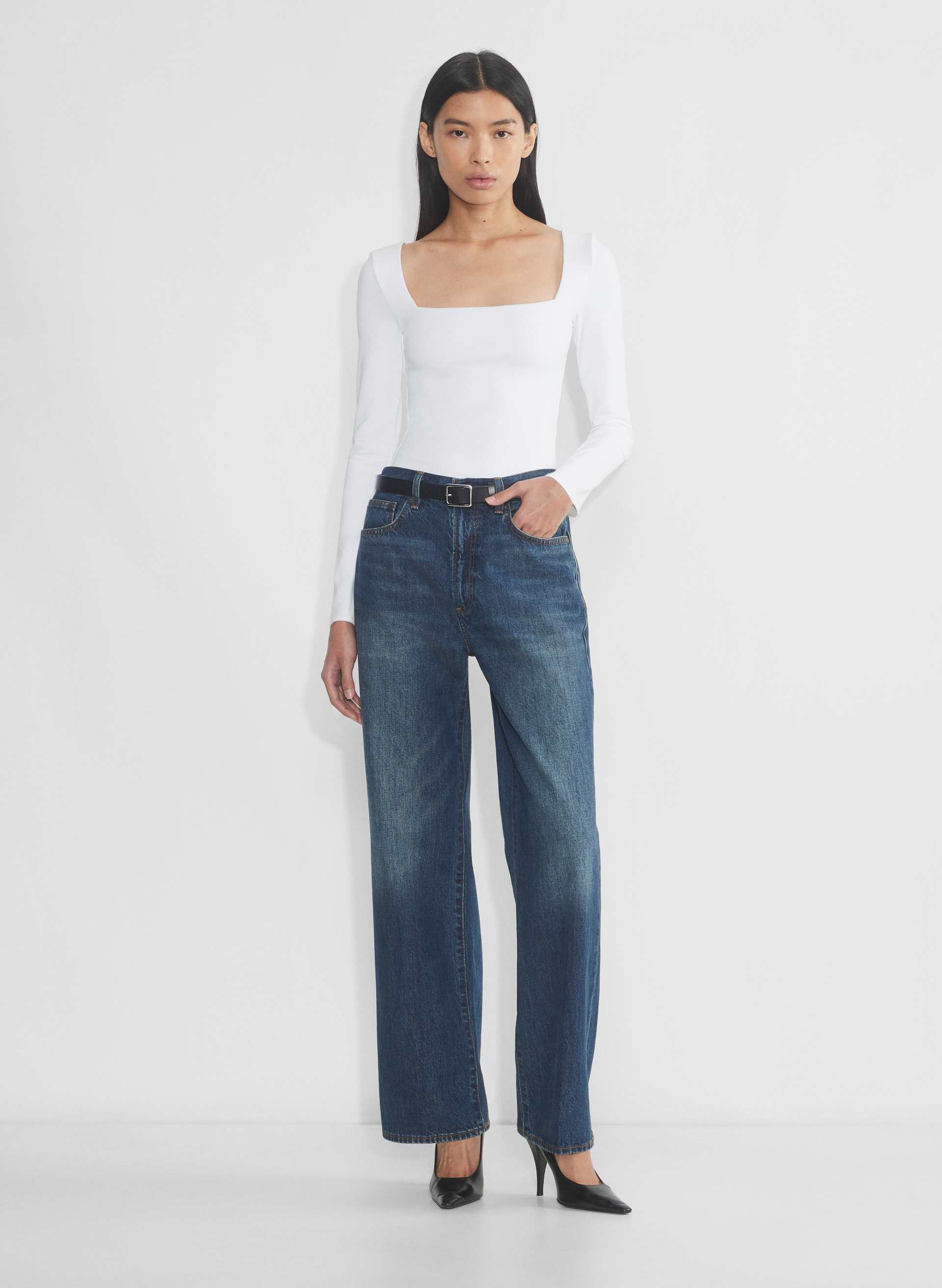 Aritzia ORIGINAL CONTOUR SQUARENECK HIP LONGSLEEVE