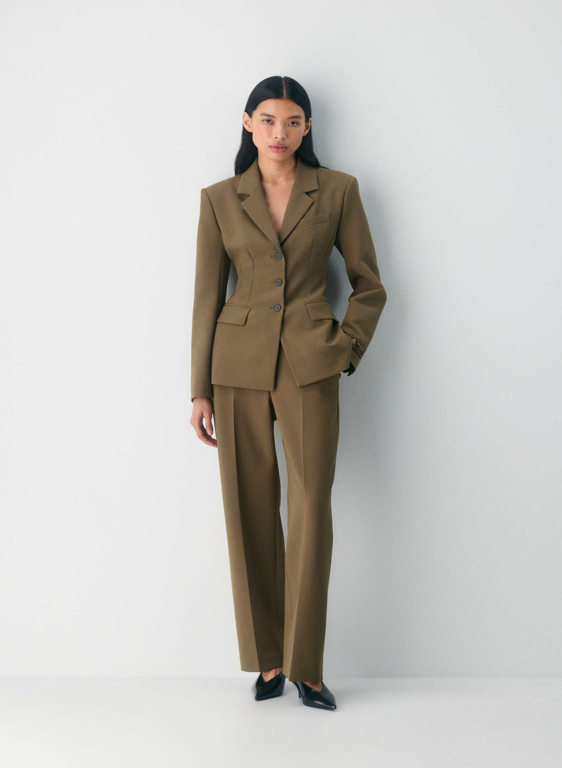 Aritzia Standout Blazer — photo 1