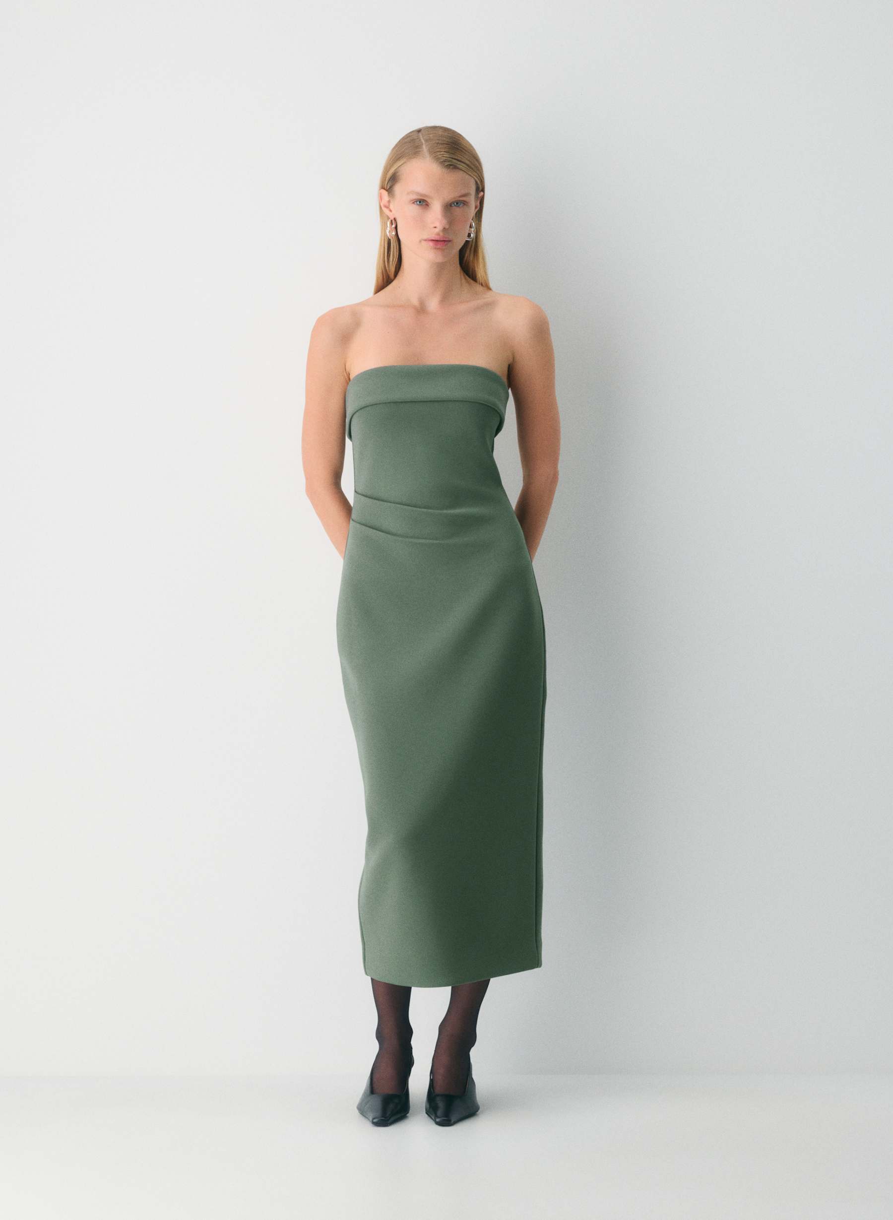 Babaton FigureKnit™ Eyecatcher Dress — photo 1