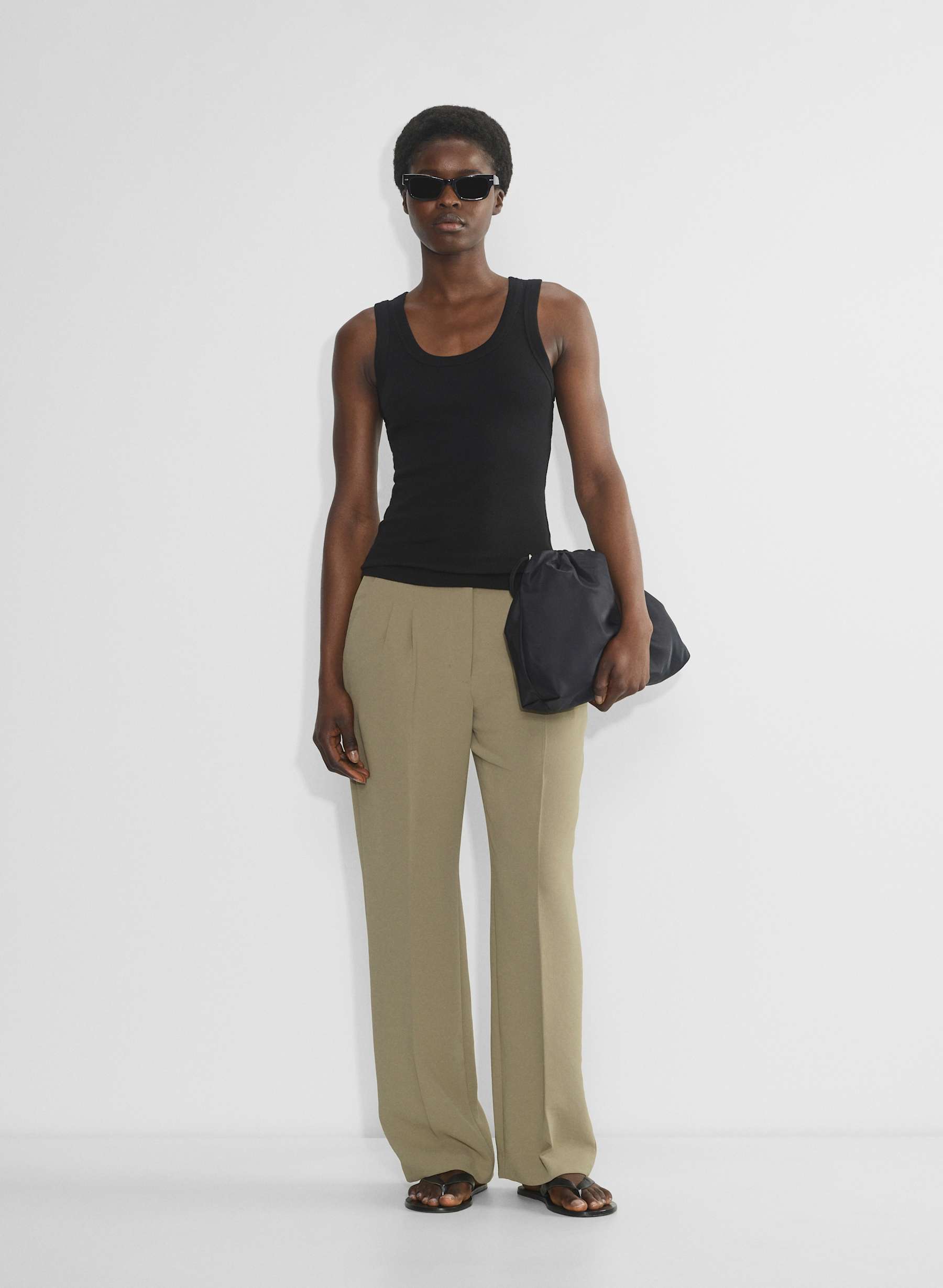 Aritzia The Effortless Pant™ Curve-Fit — photo 1